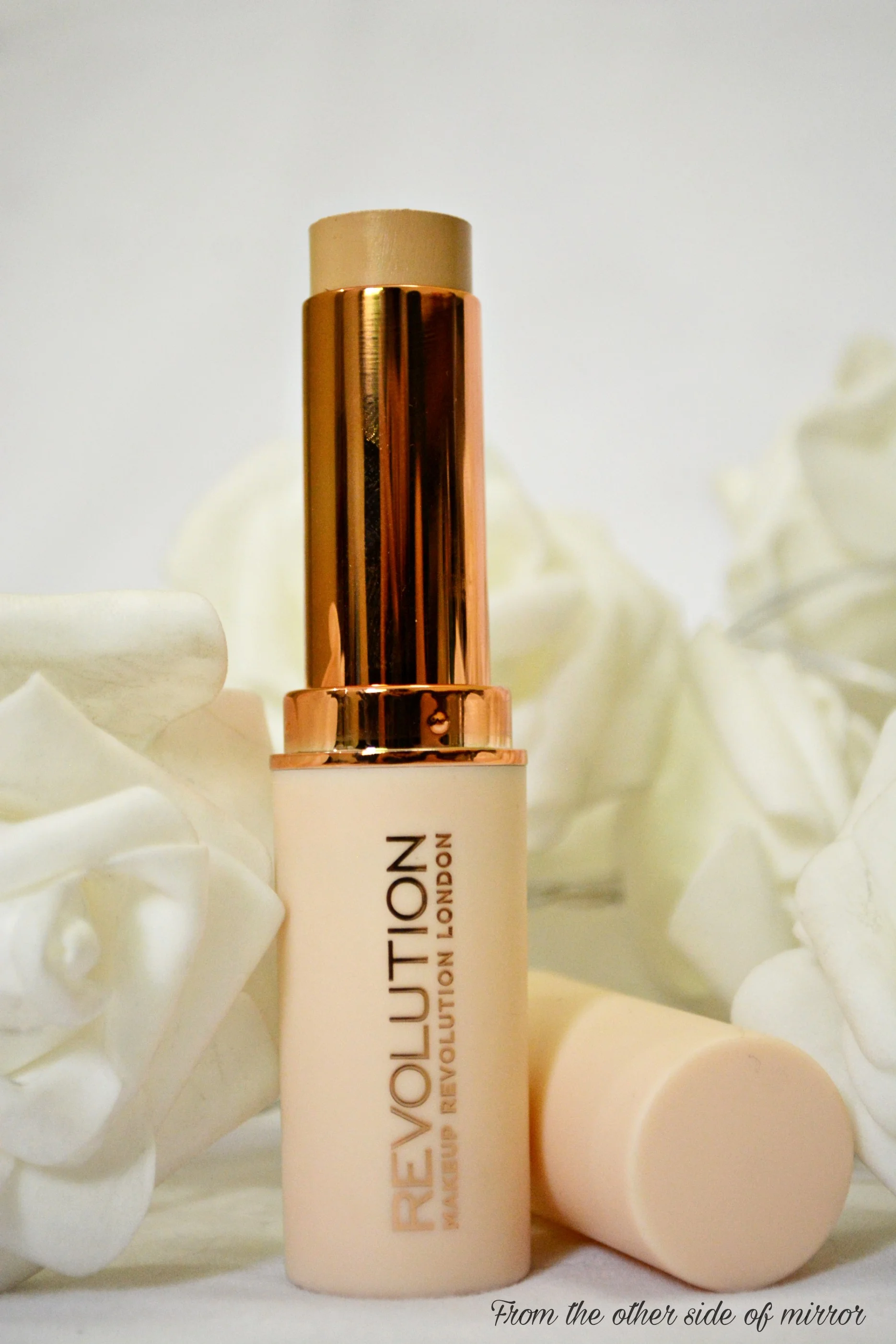 Makeup Revolution Fast Base - F6