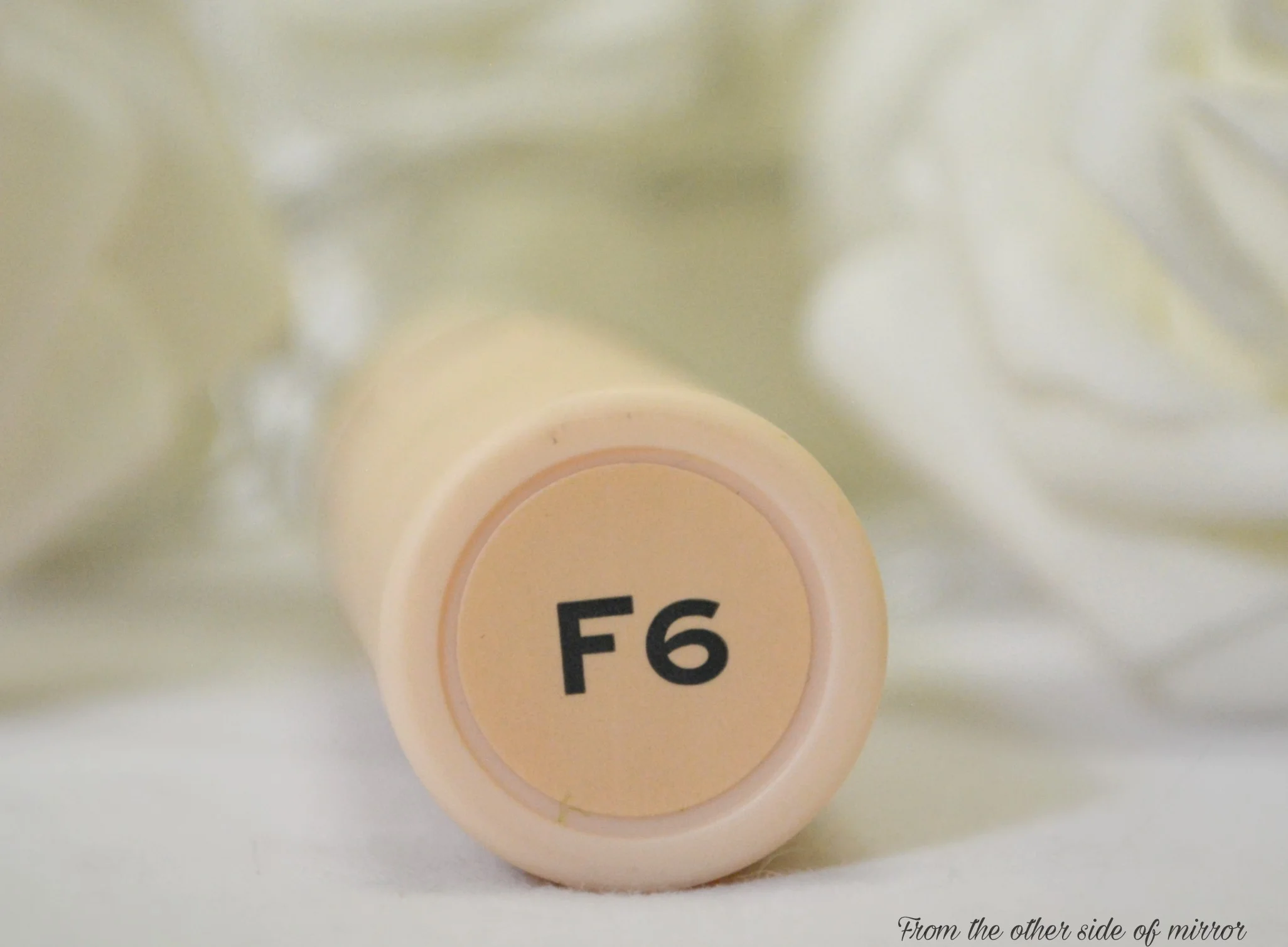 Makeup Revolution Fast Base - F6