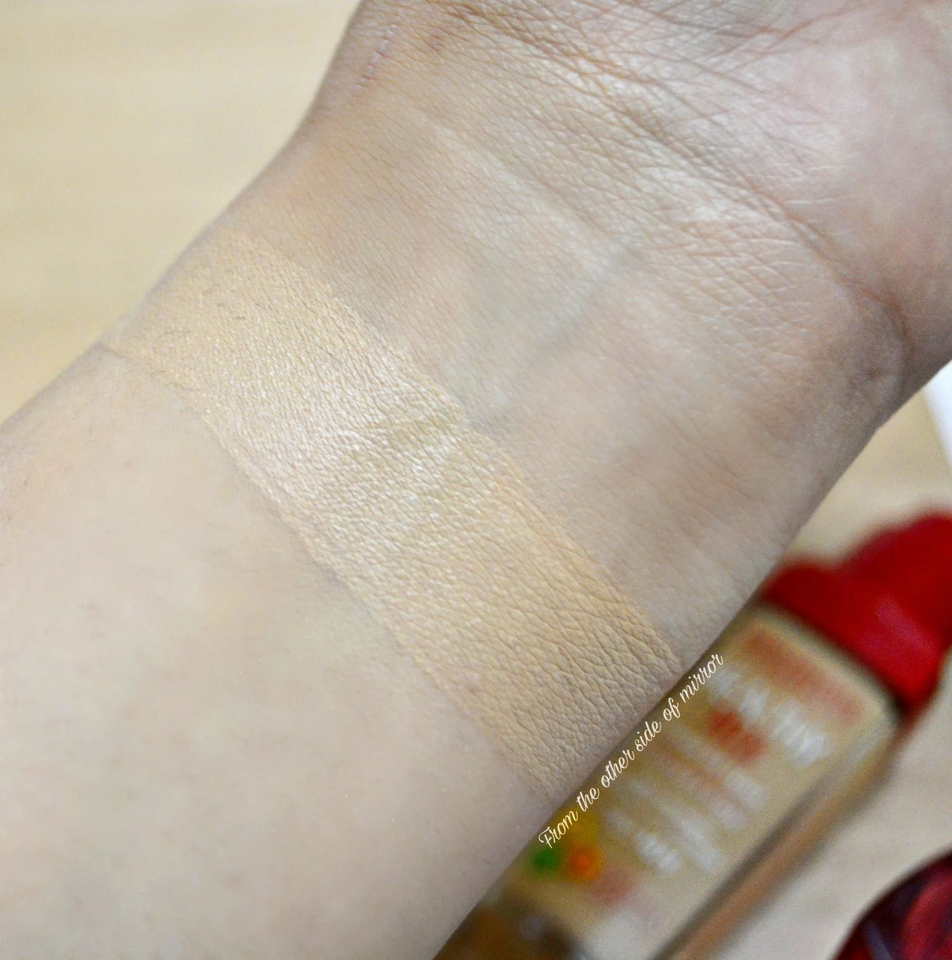 Bourjious Healthy Mix Anti-Fatigue Foundation - 53 : Light Beige (Swatch) 