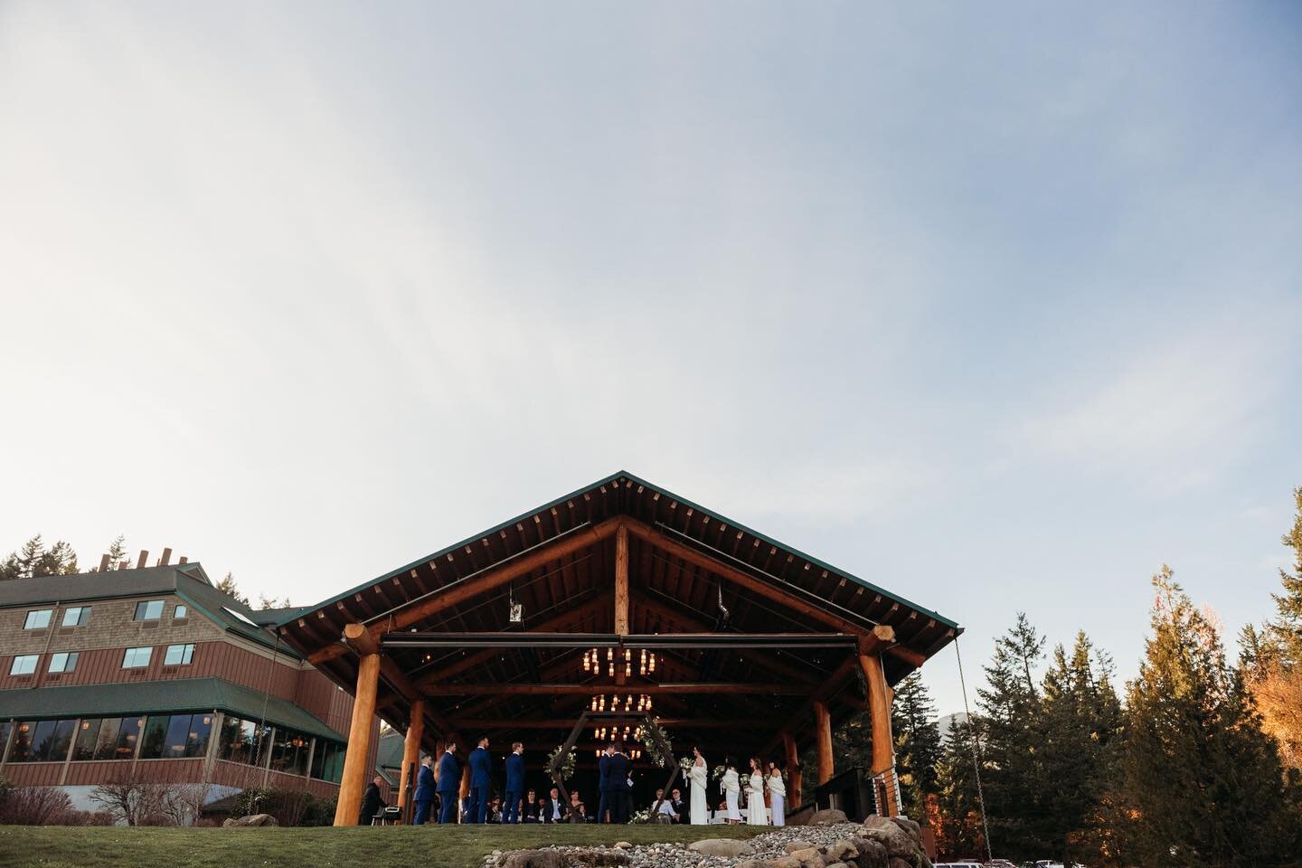 Giving a shoutout to @itscourtneyhellen 🙌

She was my second shooter for this wedding and I love the shots she got!! I don&rsquo;t normally have second shooters at weddings, but do offer the option as an add on. I&rsquo;m so glad Damara &amp; Karste