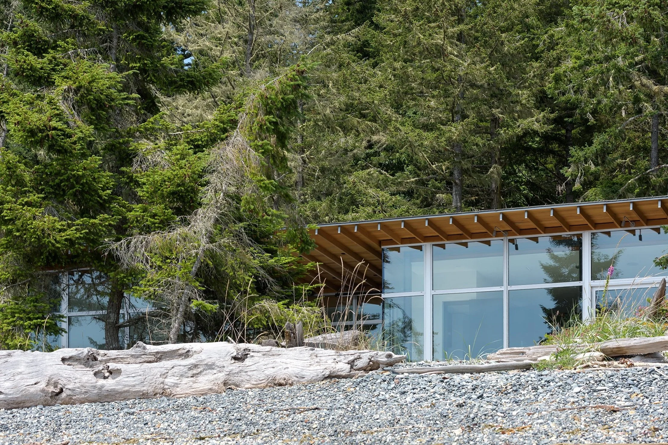 josh_harevy_sooke_beach_house.jpg