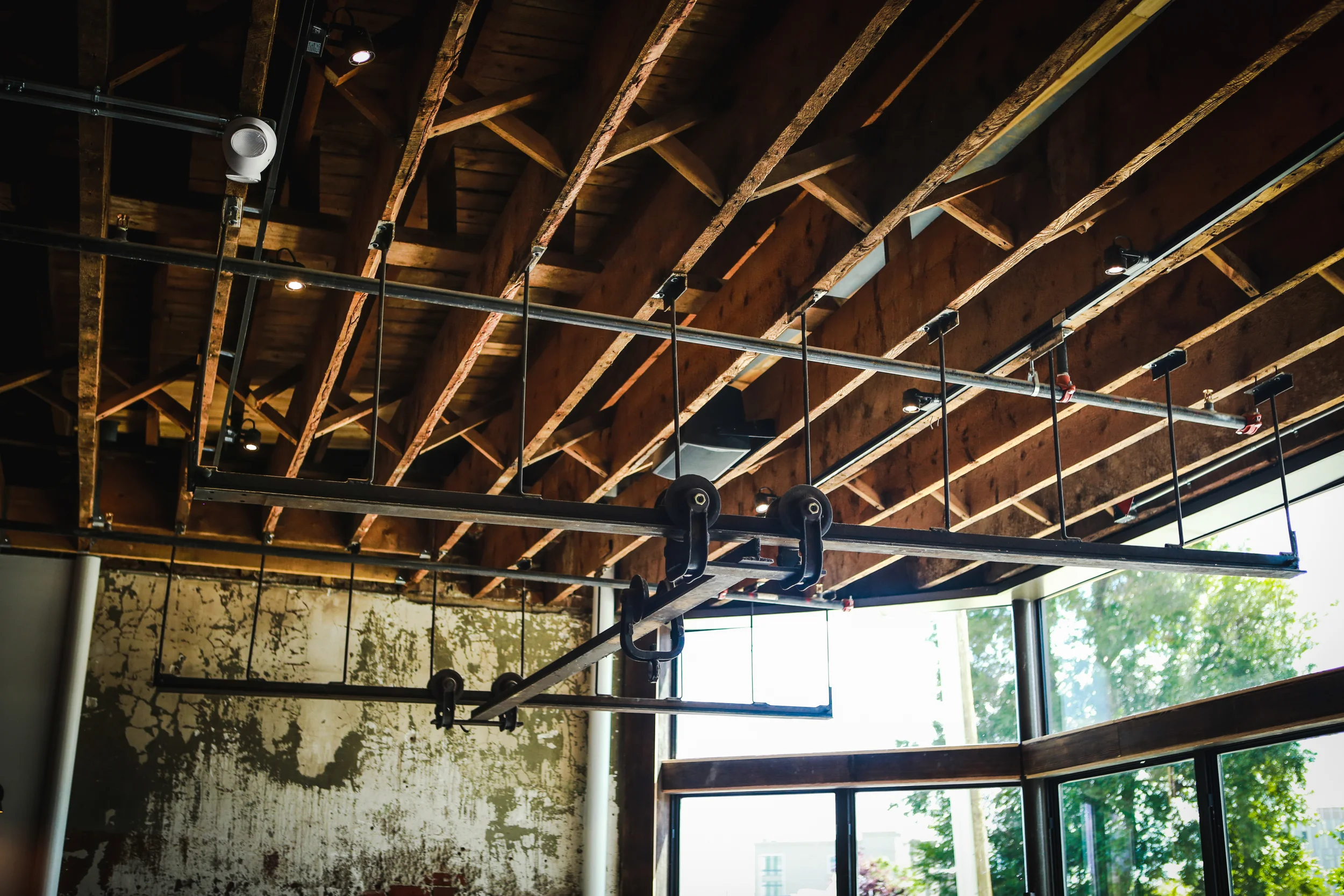 Re-purposed engine hoist