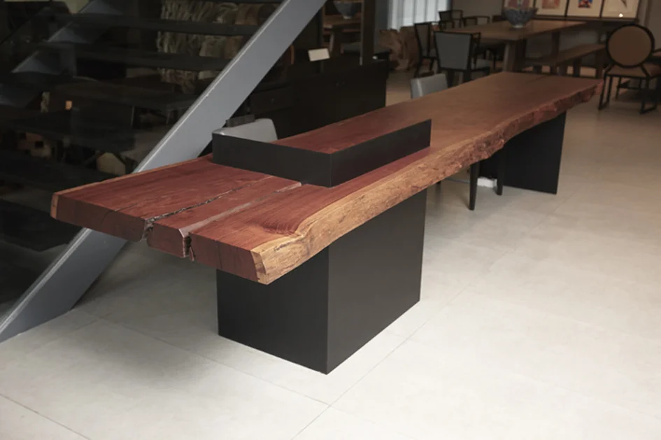 LI TABLE 1.jpg