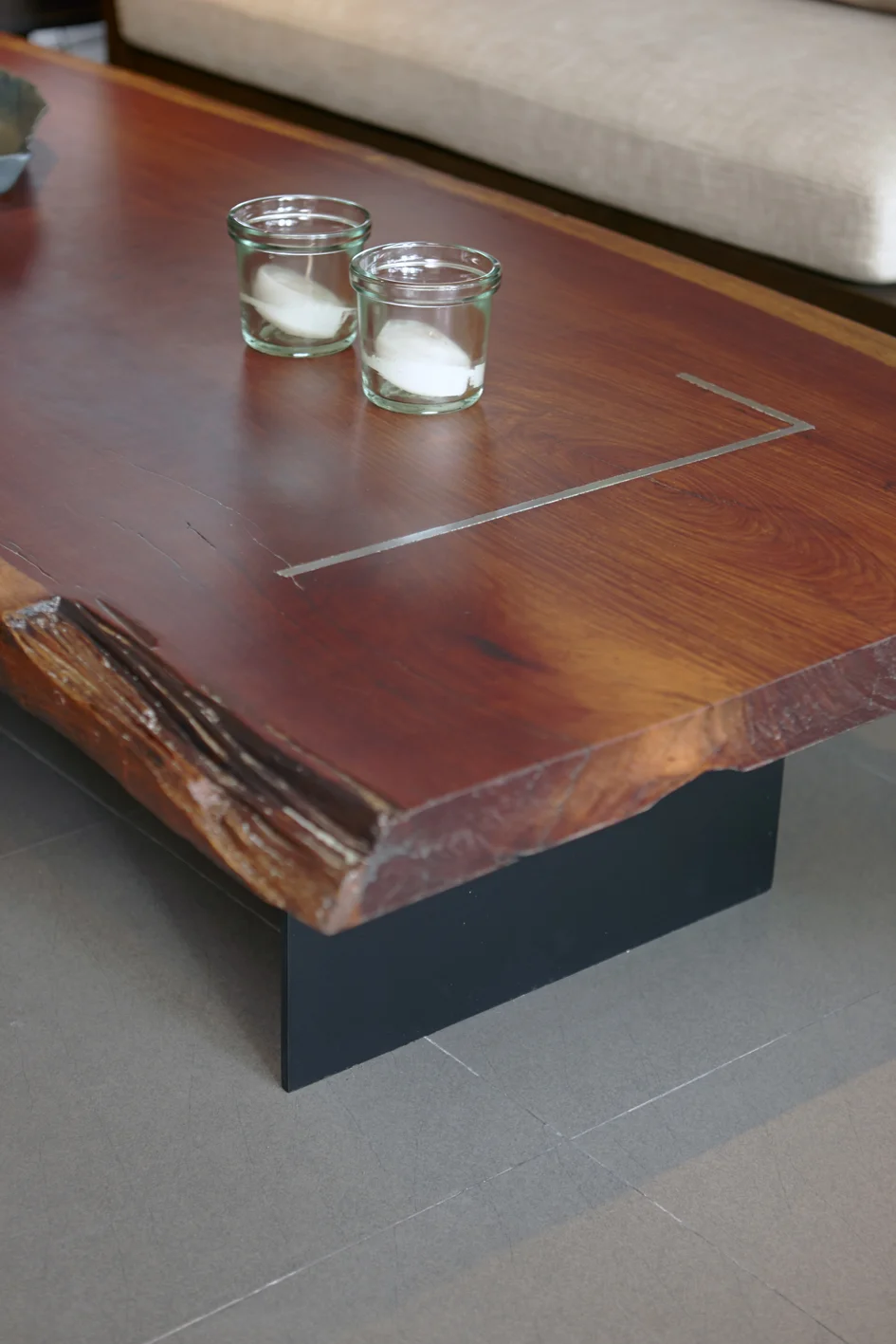 2L TABLE 1.jpg