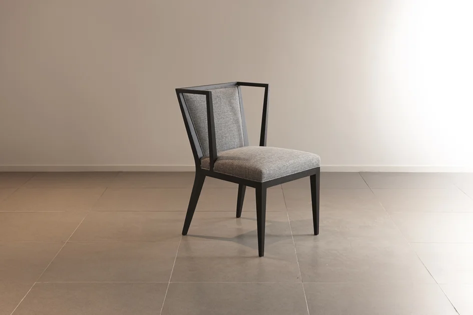 ANGLE CHAIR MK II:1 3.jpg