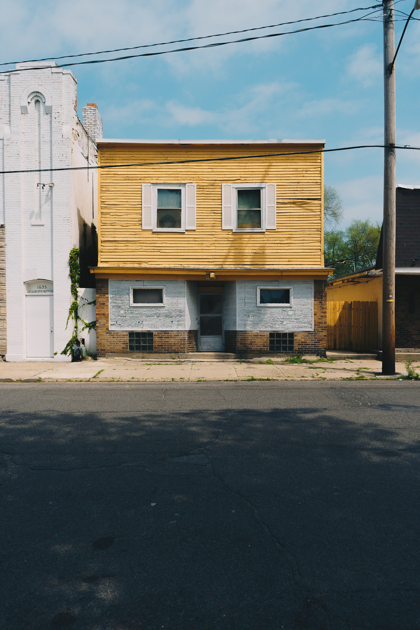 Linden Avenue No. 1 A May 2017 photograph of a classic storefront on Linden Avenue featured in illustration form on our January 2018 hoodie ‘The Linden .’