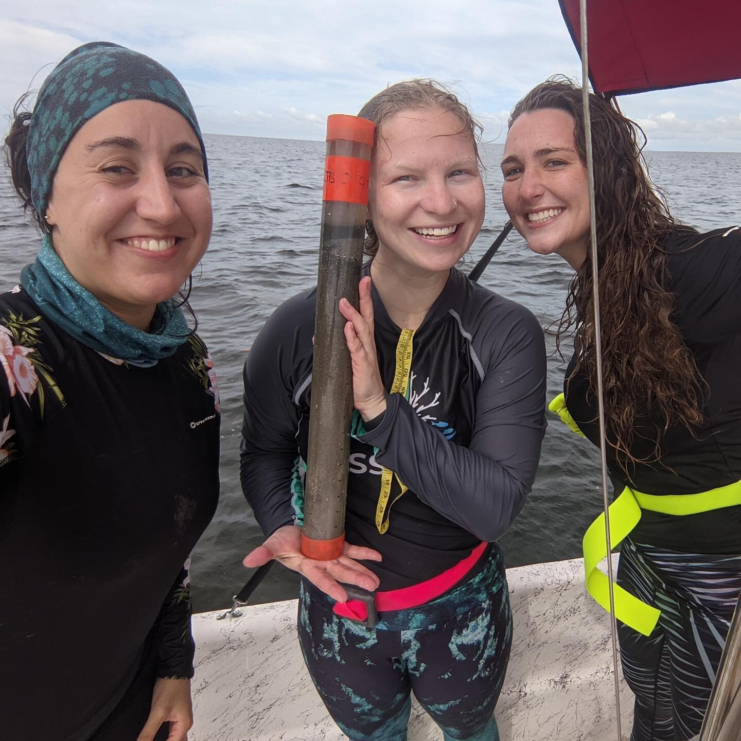 We just finished two weeks of #seagrass #fieldwork in Crystal River, FL!  #teamseagrass has been collecting #seagrass community data, plant biomass, and sediment cores from different regions of the Florida Gulf Coast (with all necessary permits from 