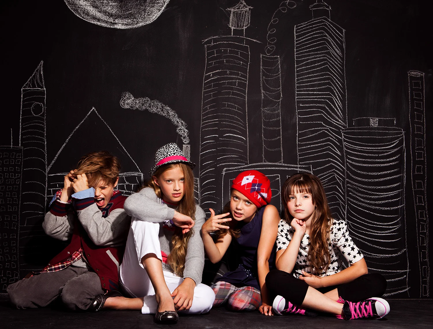 120901_chalk_kids_686.jpg