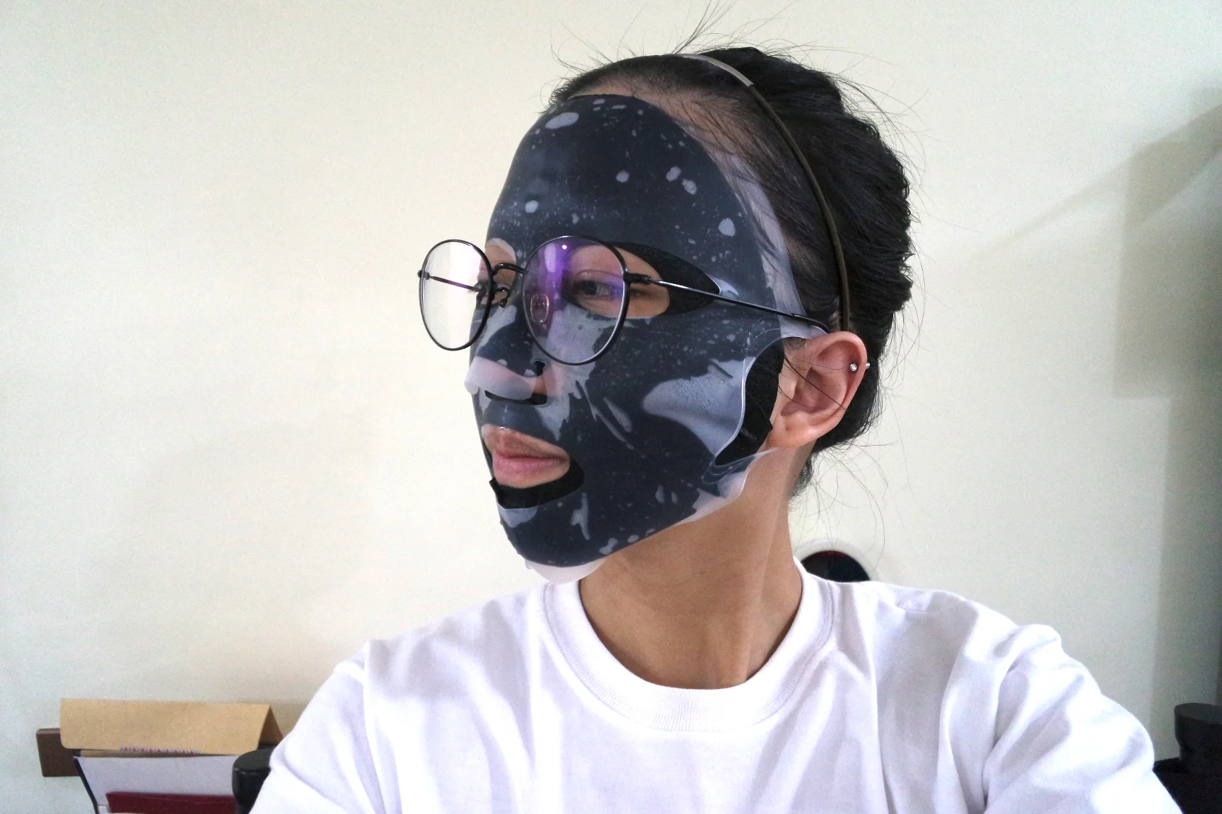 You haven't been living life properly if you're not using silicone masks with ear hooks.