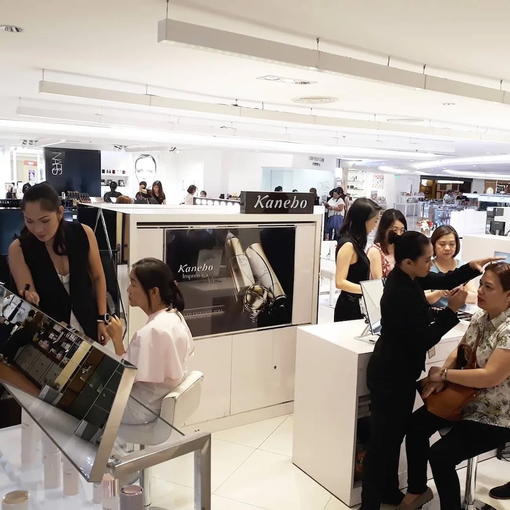 Busy Kanebo counter <3