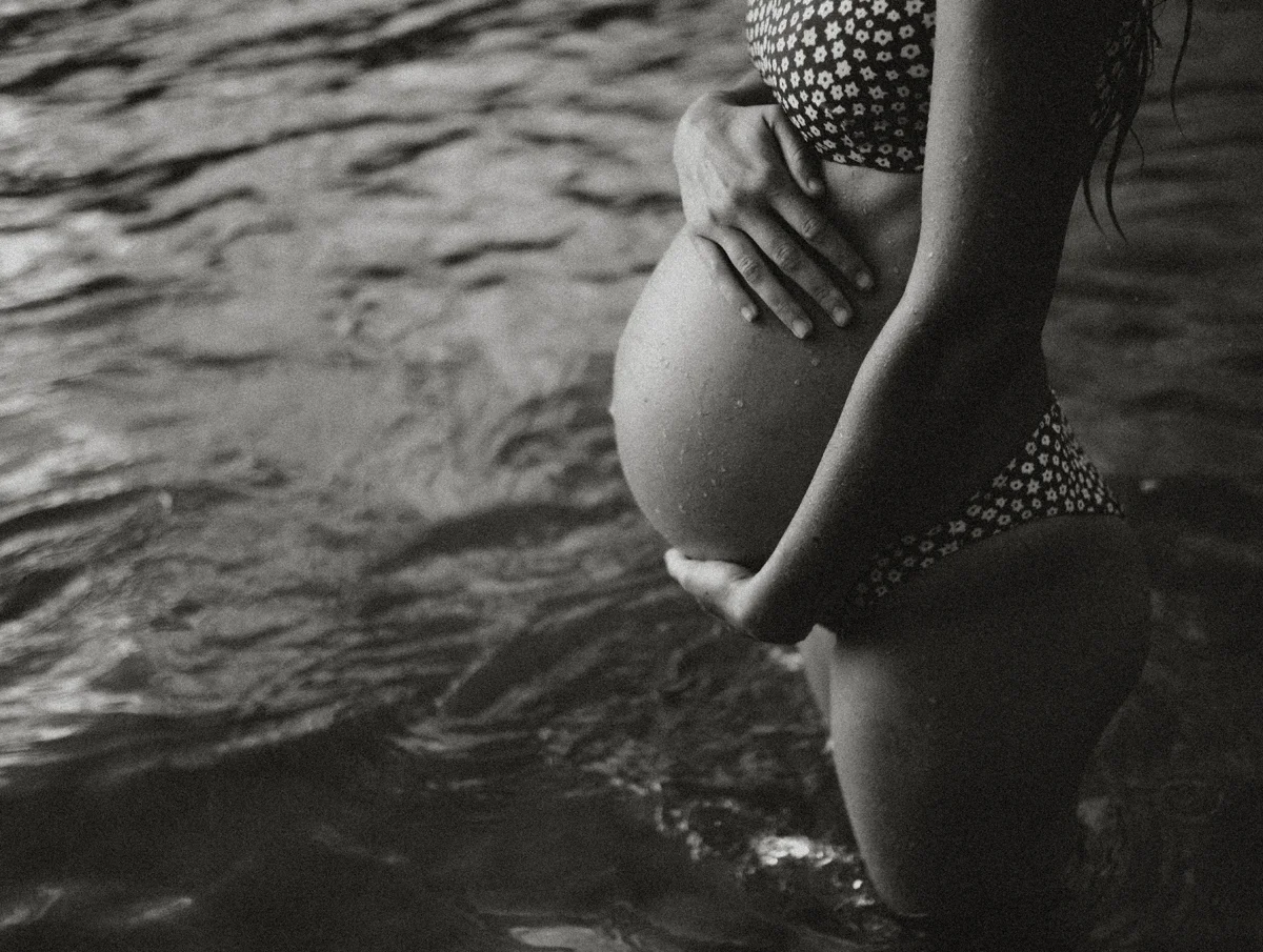 jinti_fell_Beach_Maternity_AlexWarden_Photography77.jpg