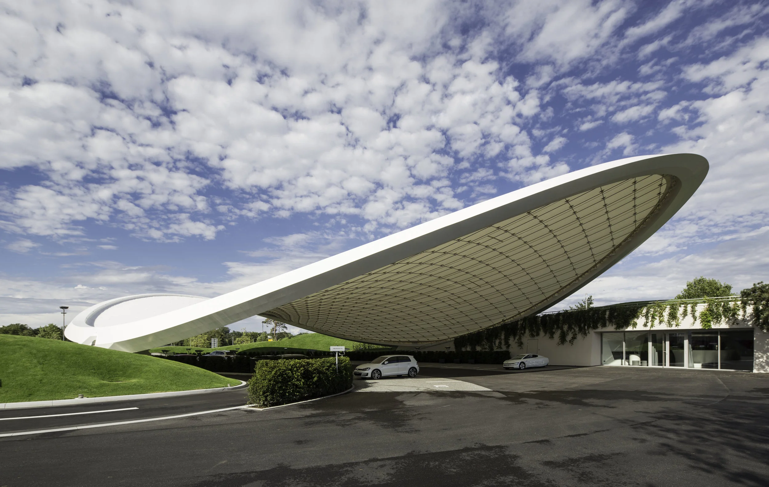 VW Autostadt Roof and Service Pavilion
