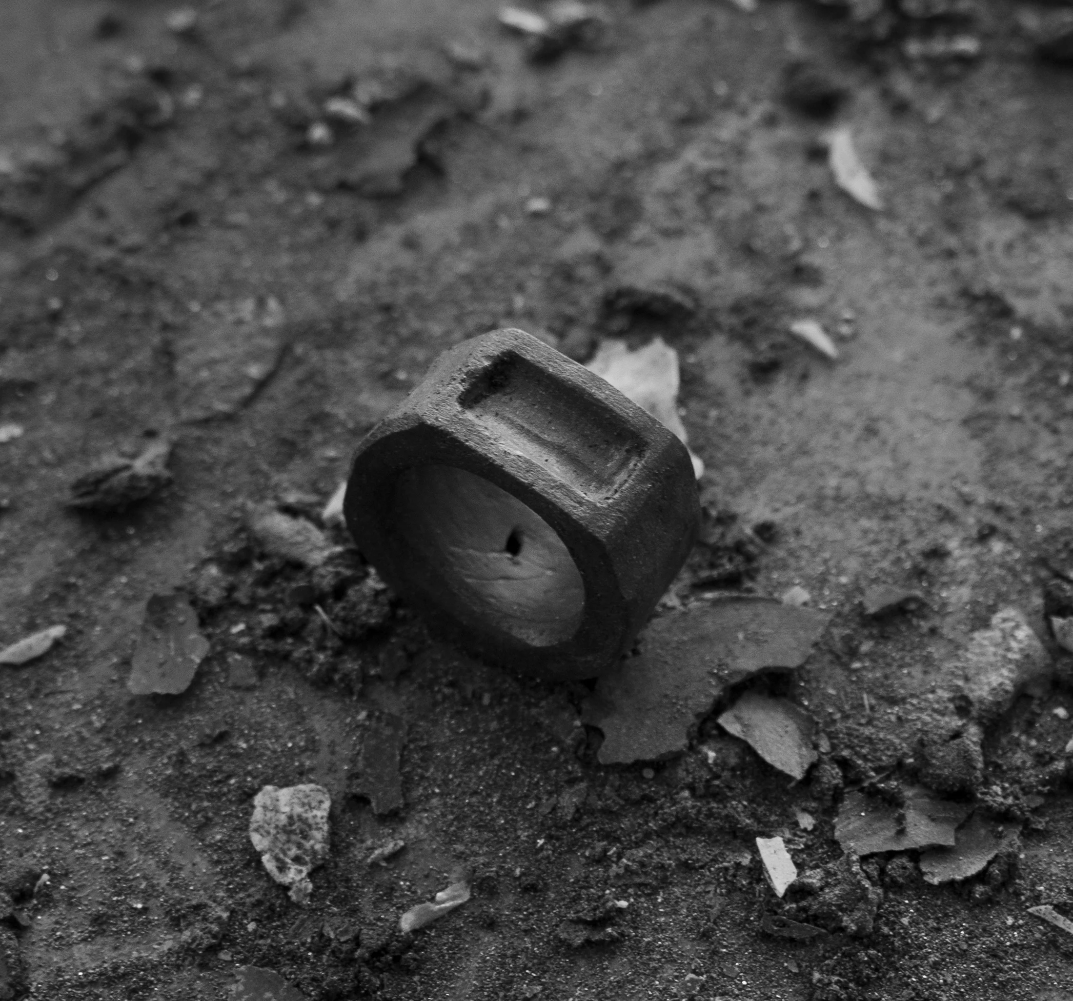 Displaced Mass Medium Ring 