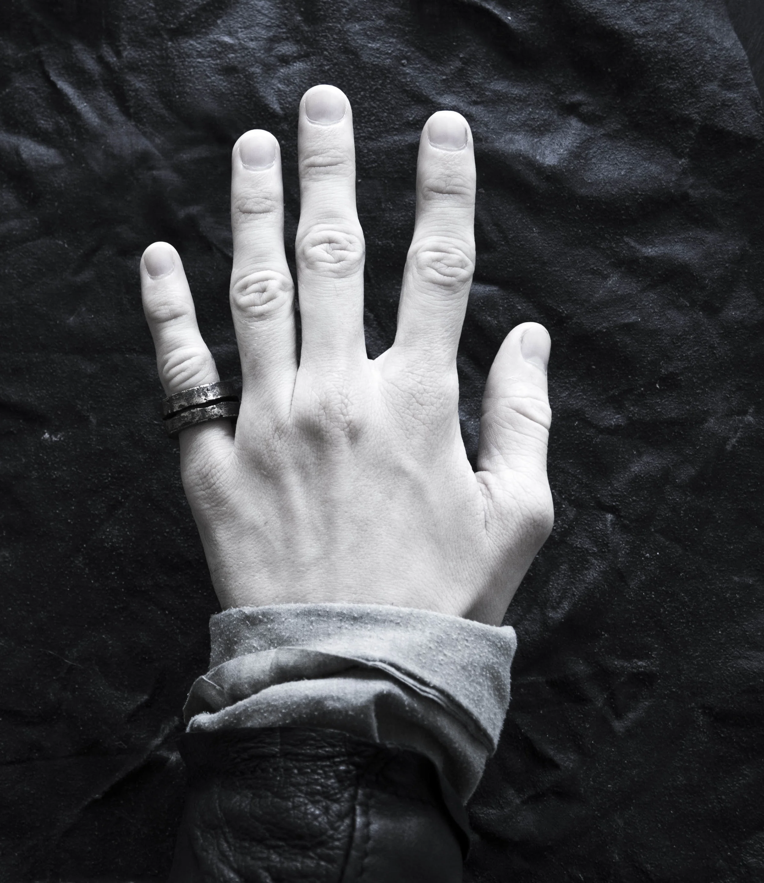 Split Medium - Male Hand.jpg