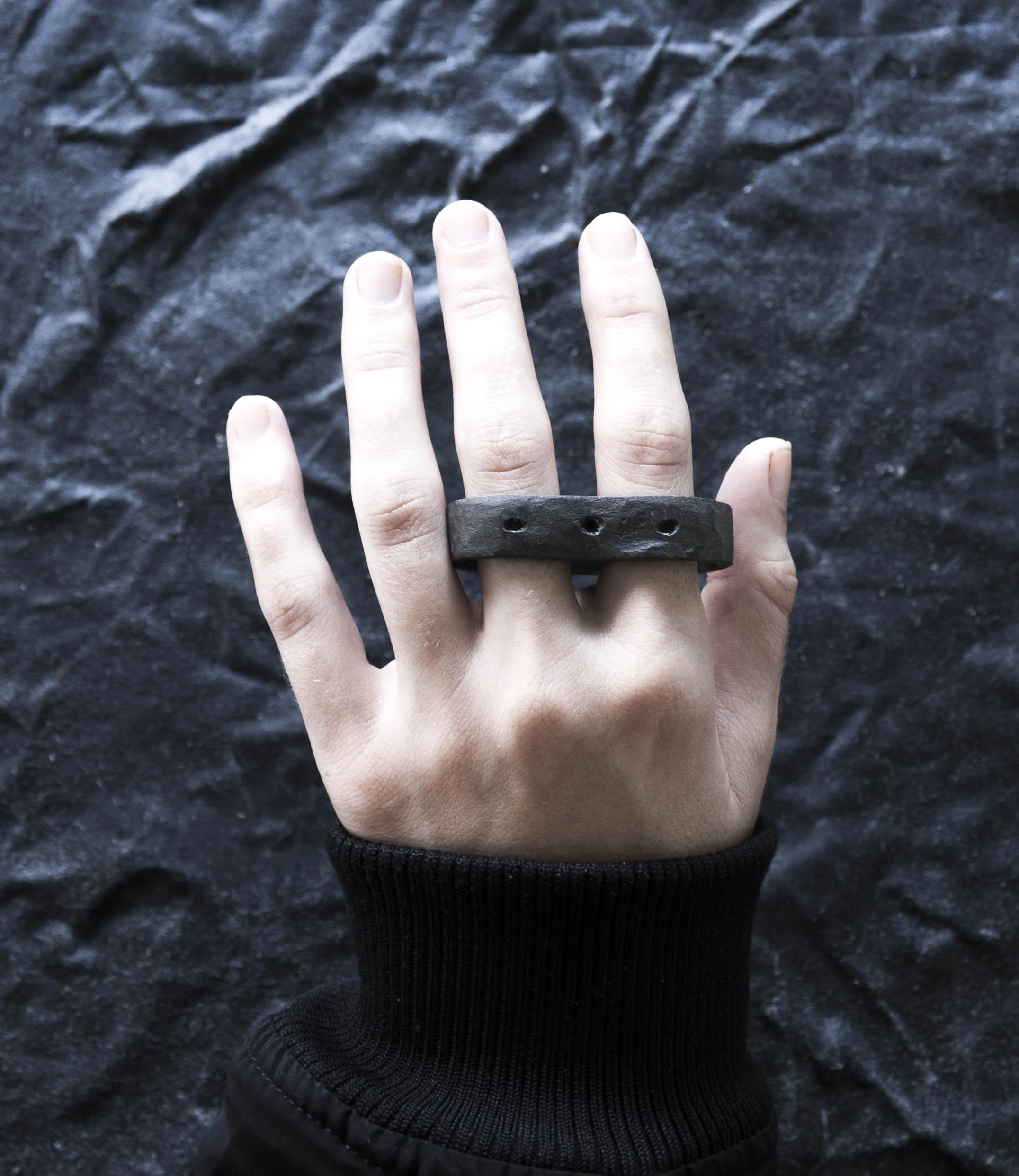 Subtraction three hole double ring