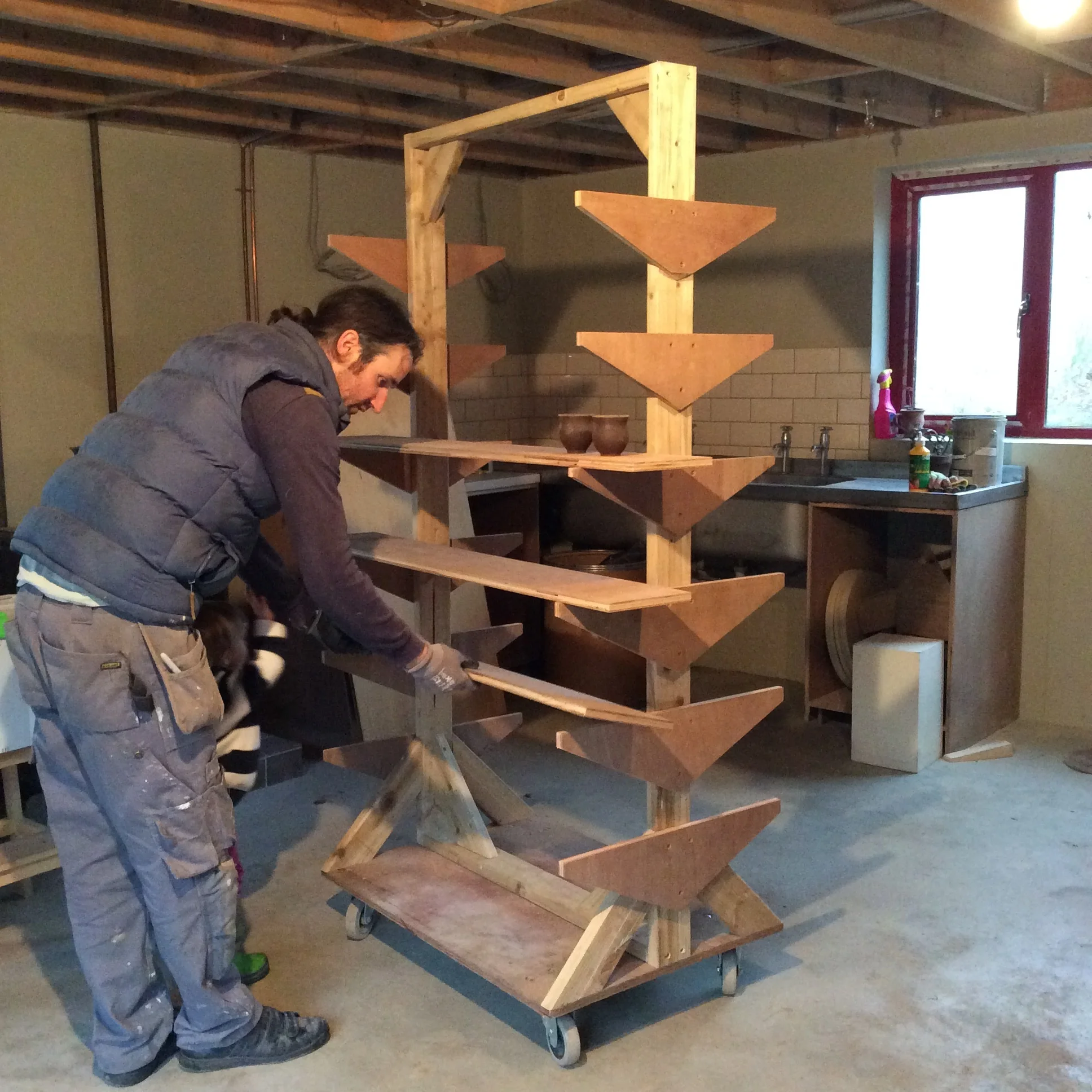 A drying rack for pottery