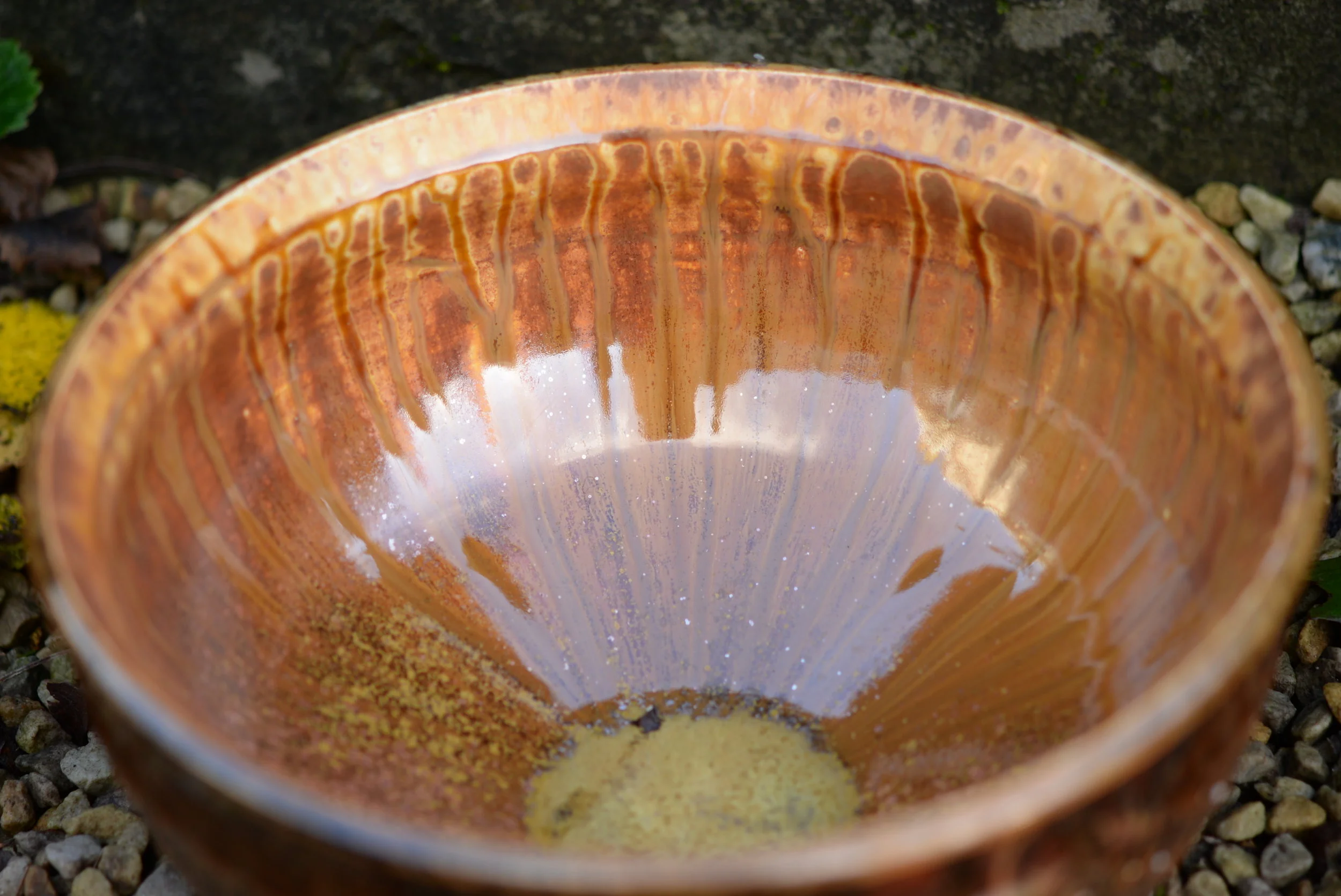 A dusting of wood ash helped to create this streaking effect .
