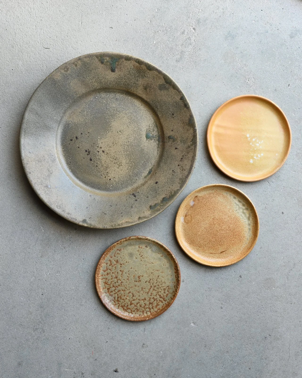 Rimmed Serving Plate