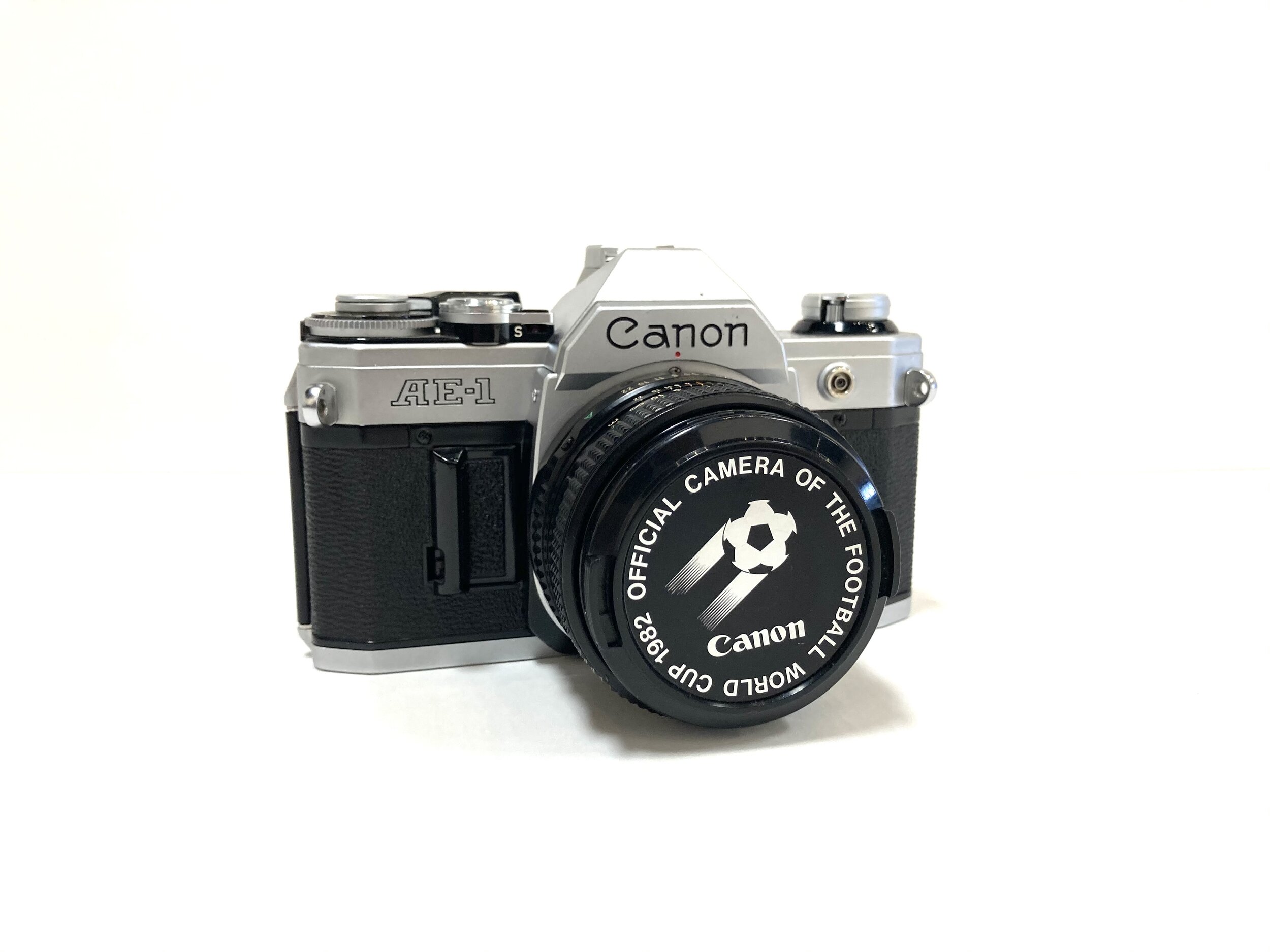 Canon AE-1 w/ Canon FD 50mm F/1.8 — Photographique