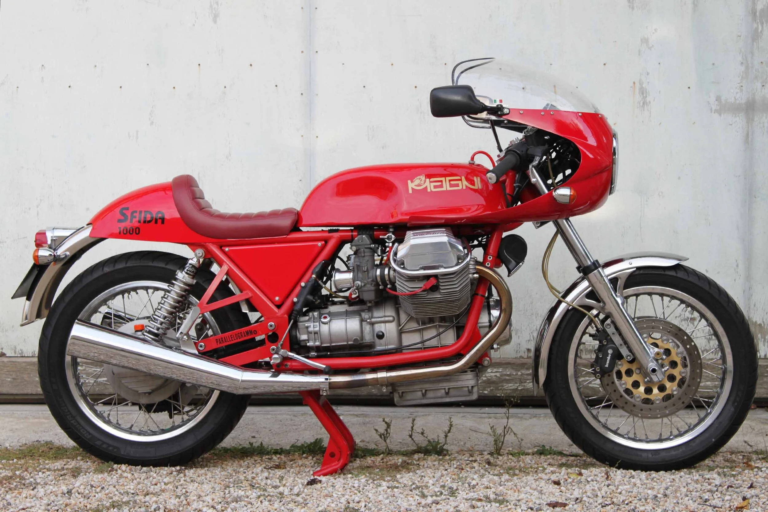 https://images.squarespace-cdn.com/content/v1/57b86d14e3df2876f53e1b62/1603323091643-GUTZZ1KC8OWQ6A8S6LMW/Moto-Guzzi-Magni-01.jpg?format=2500w