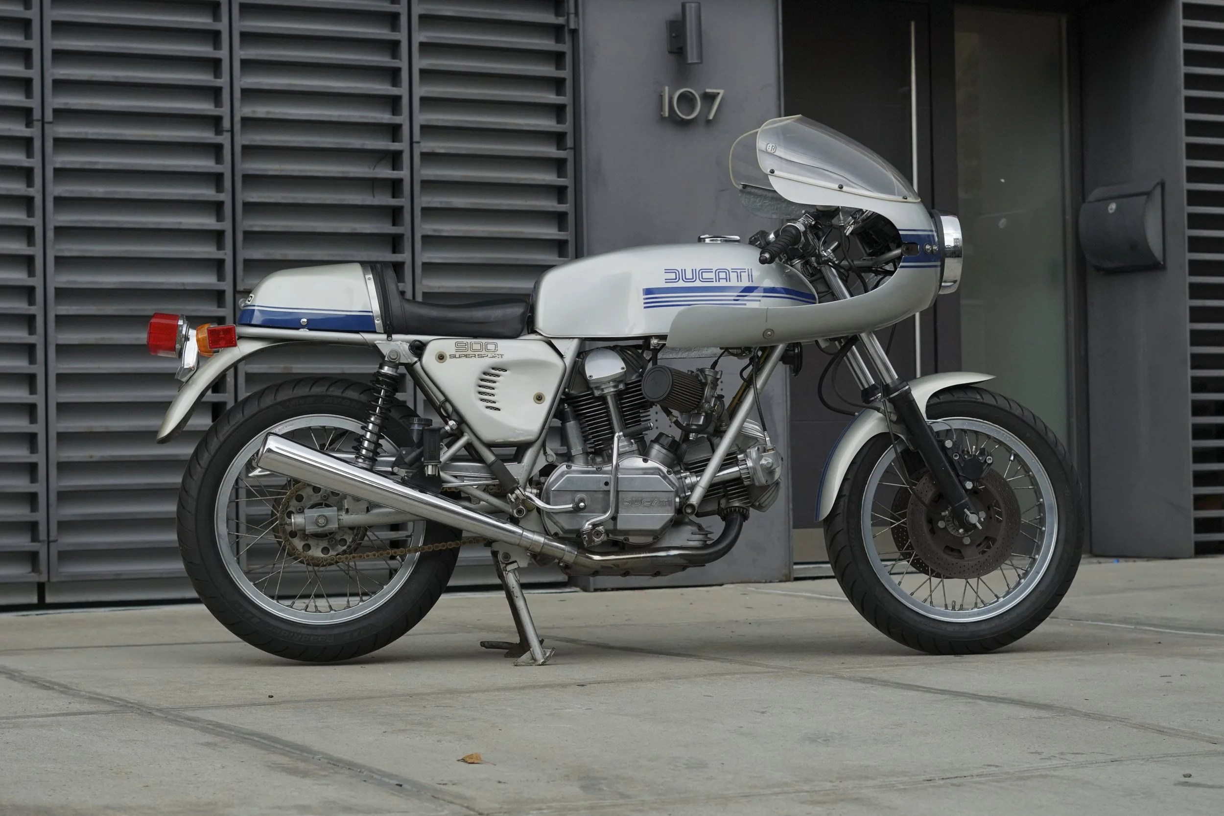             &nbsp;      

 
    1977 Ducati 900SS     Offered at: $45,000  .  This is an excellent example of a real riding 900SS! Low miles, 3 owners, motor completely refurbished in the late ‘90s. Recommissioned by Moto Borgotaro approx 5 years ago