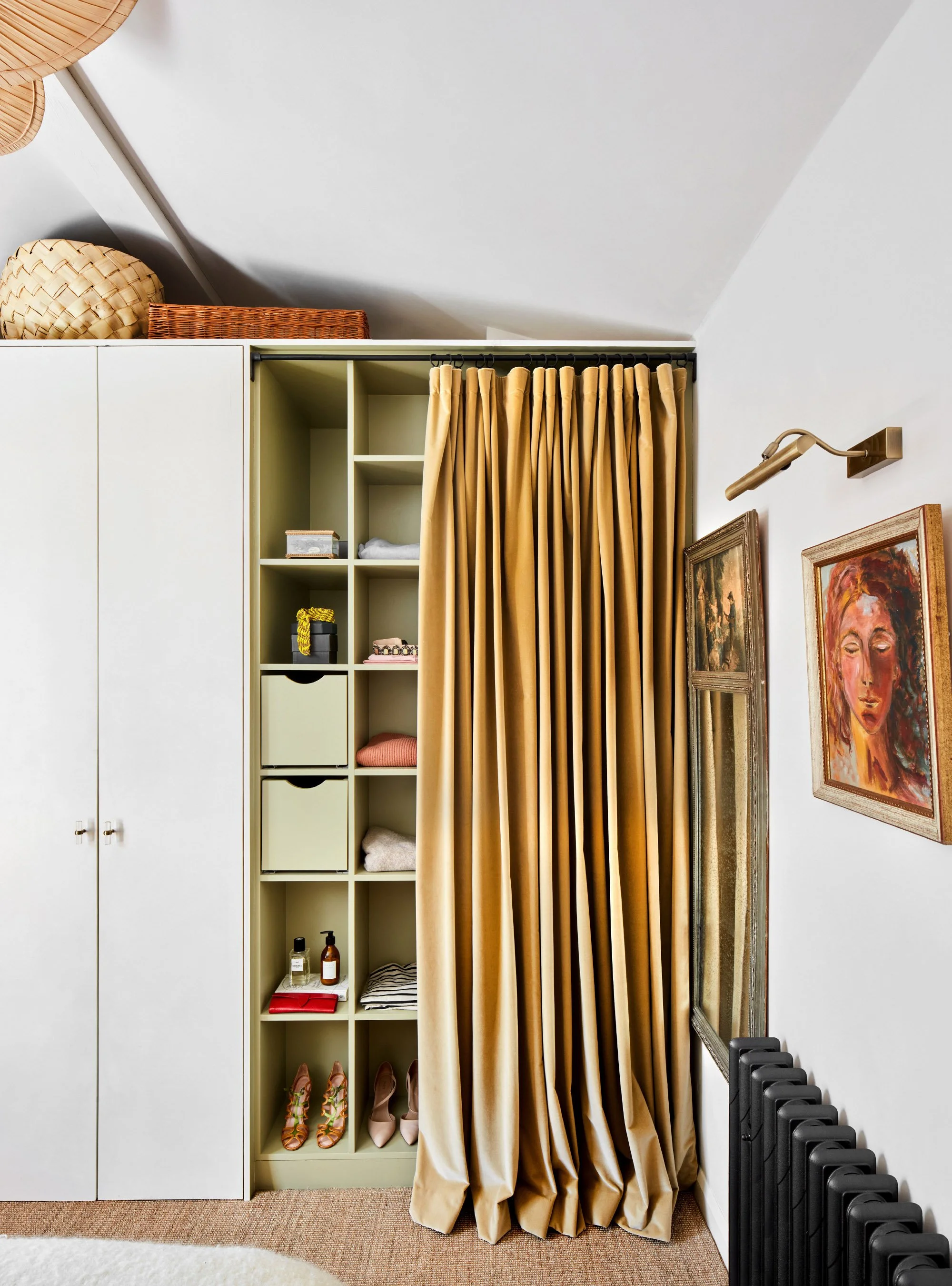 Urban-cottage_0002_Bedroom-storage-cabinets-combined-with-gold-velvet-curtain.jpg