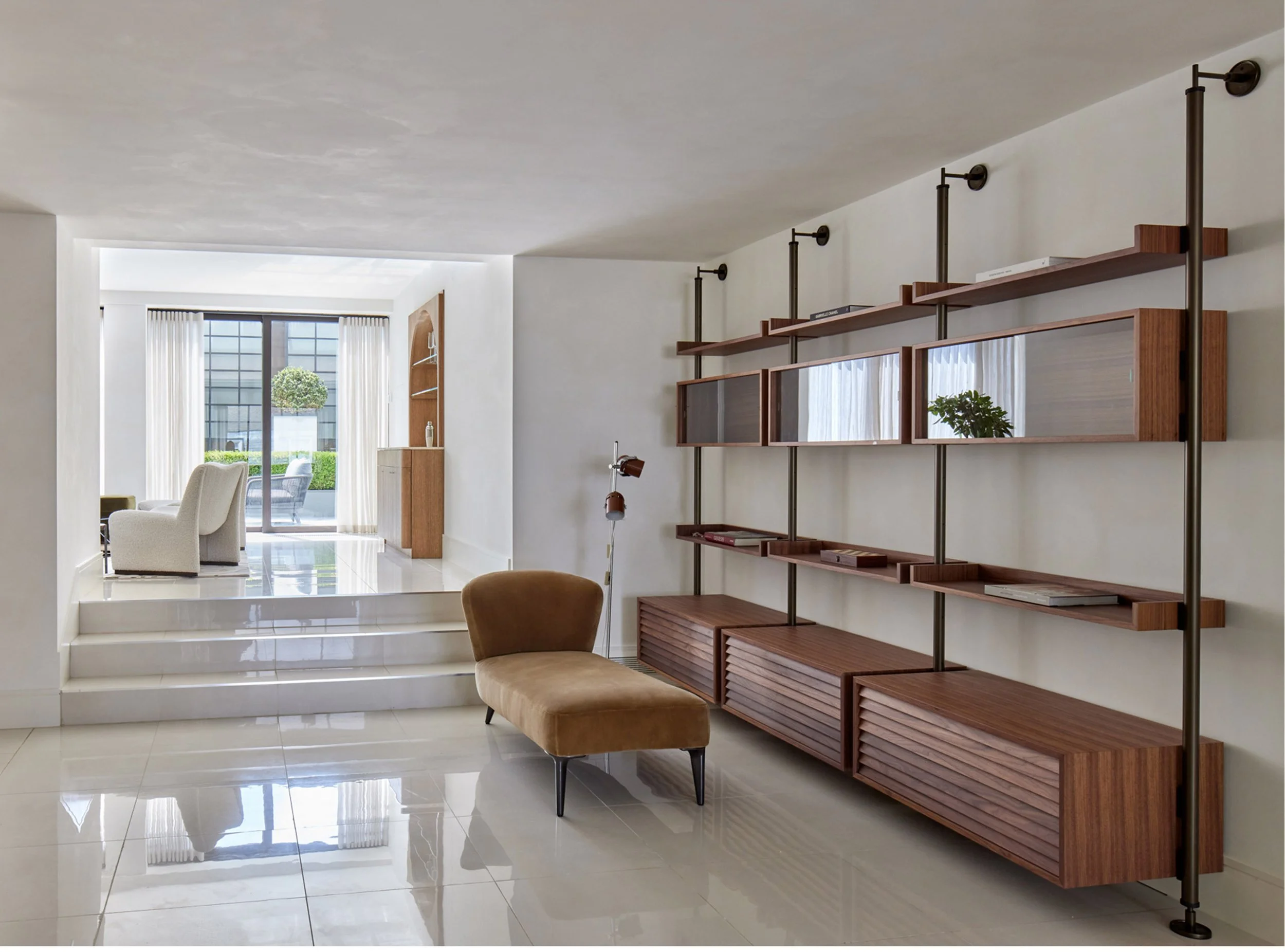 Calm-Mayfair-retreat-_0004_Luxury-bespoke-wooden-shelving-hallway.jpg