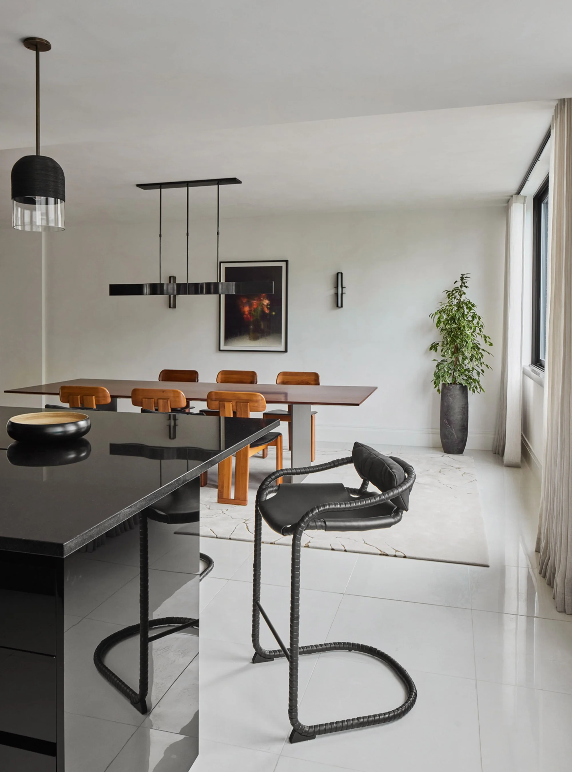 Calm-Mayfair-retreat-_0011_Luxury-contemporary-minimal-kitchen-dining-room.jpg