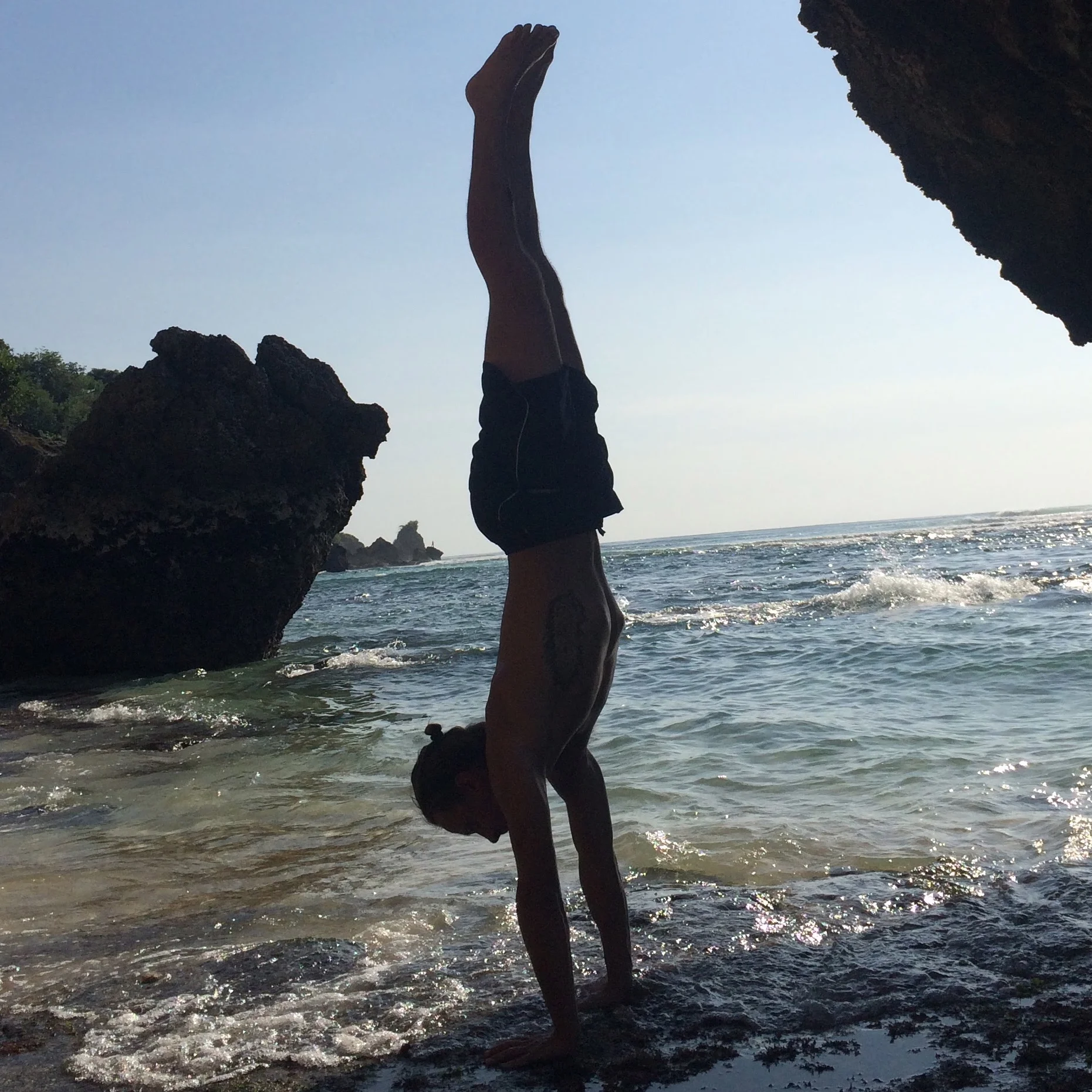 stefhandstandbeach.jpg