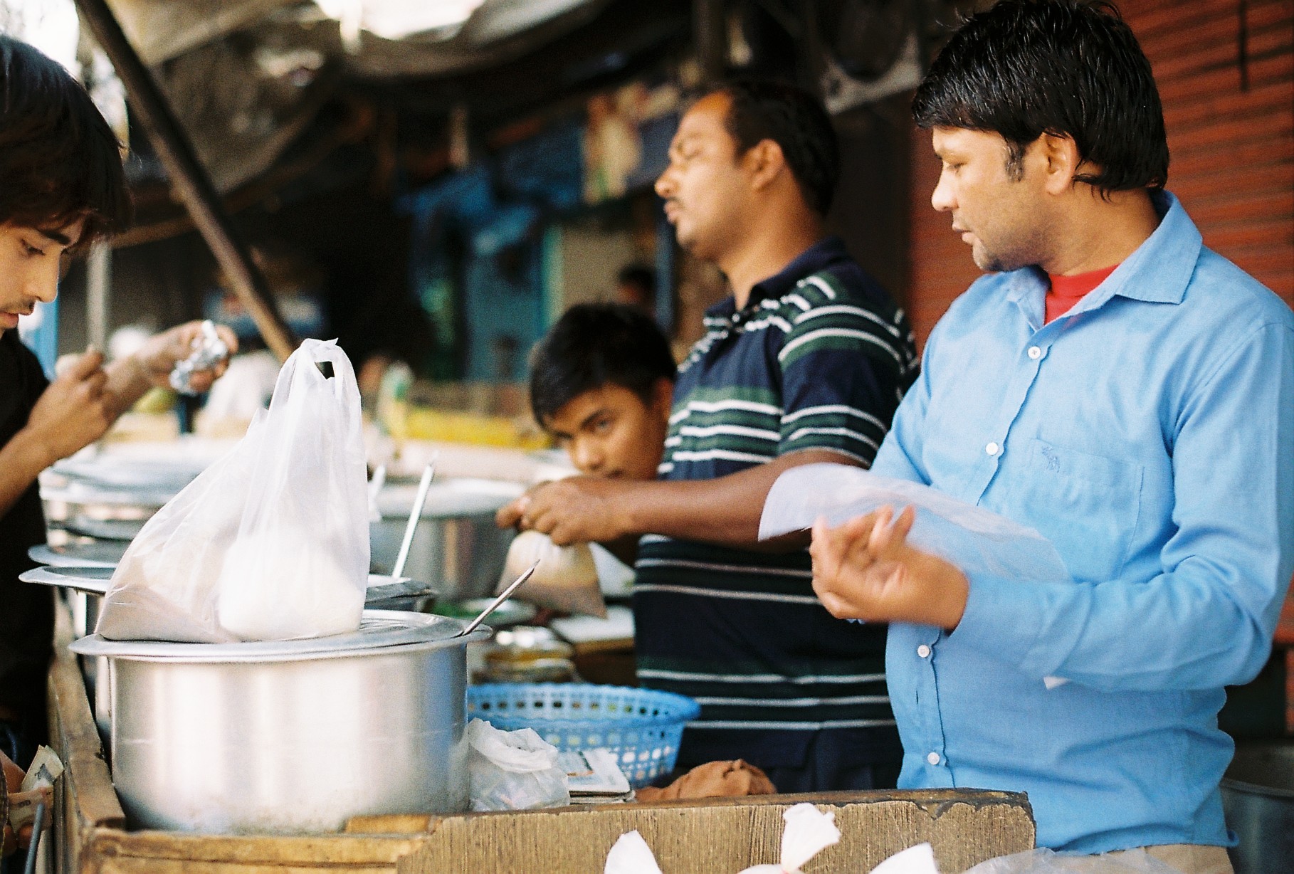 A street vendor in Delhi preparing our dinner