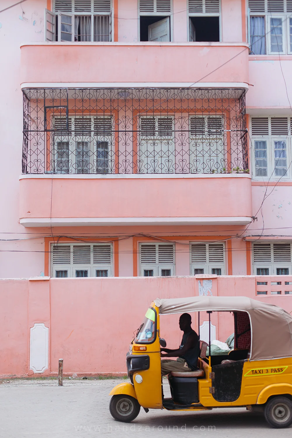 001_A_Day_in_Mombasa_Kenya_What_to_do_in_mombasa_old_town_HandZaround.jpg