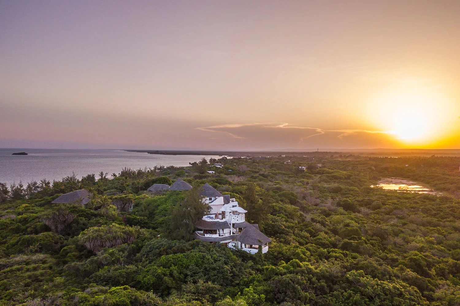 22_Hospitality_Photography_Video_Portfolio_HandZaround.jpg