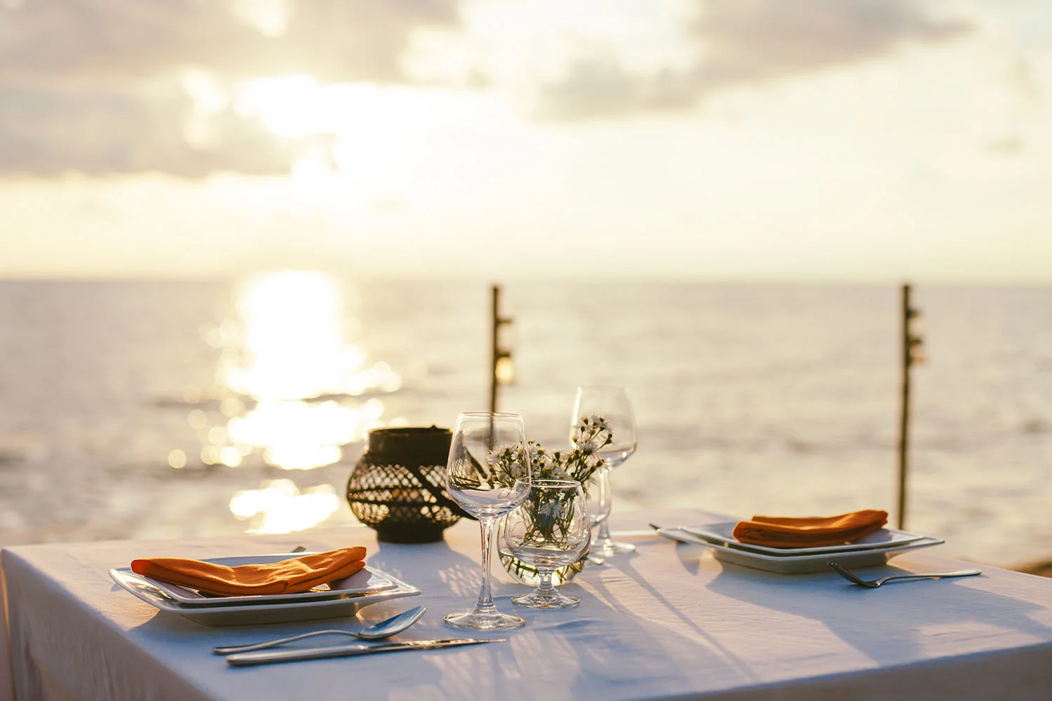 24_Hospitality_Photography_Video_Portfolio_HandZaround.jpg