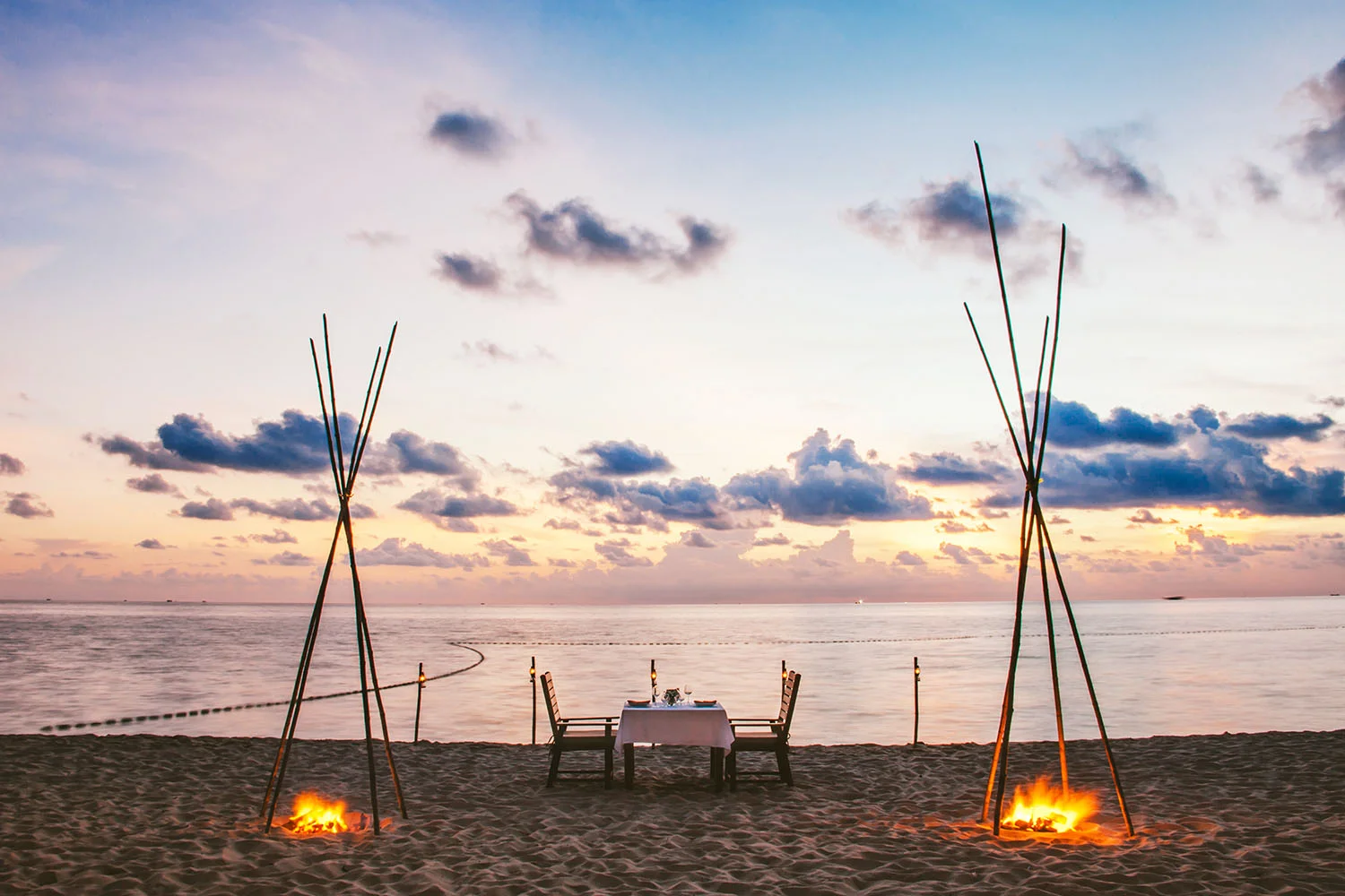23_Hospitality_Photography_Video_Portfolio_HandZaround.jpg