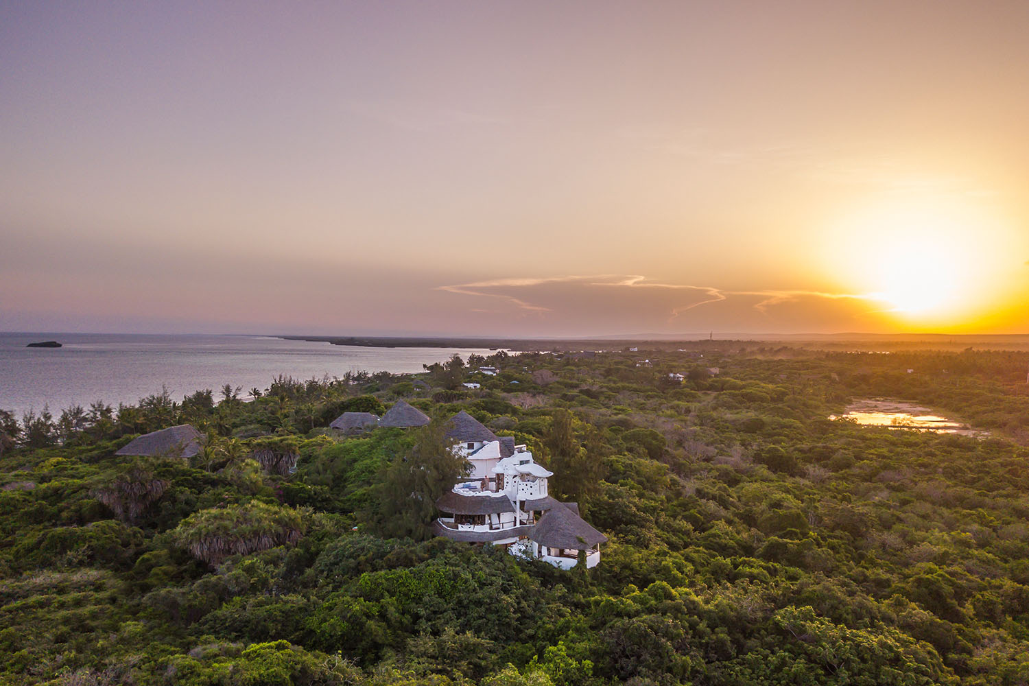 22_Hospitality_Photography_Video_Portfolio_HandZaround.jpg