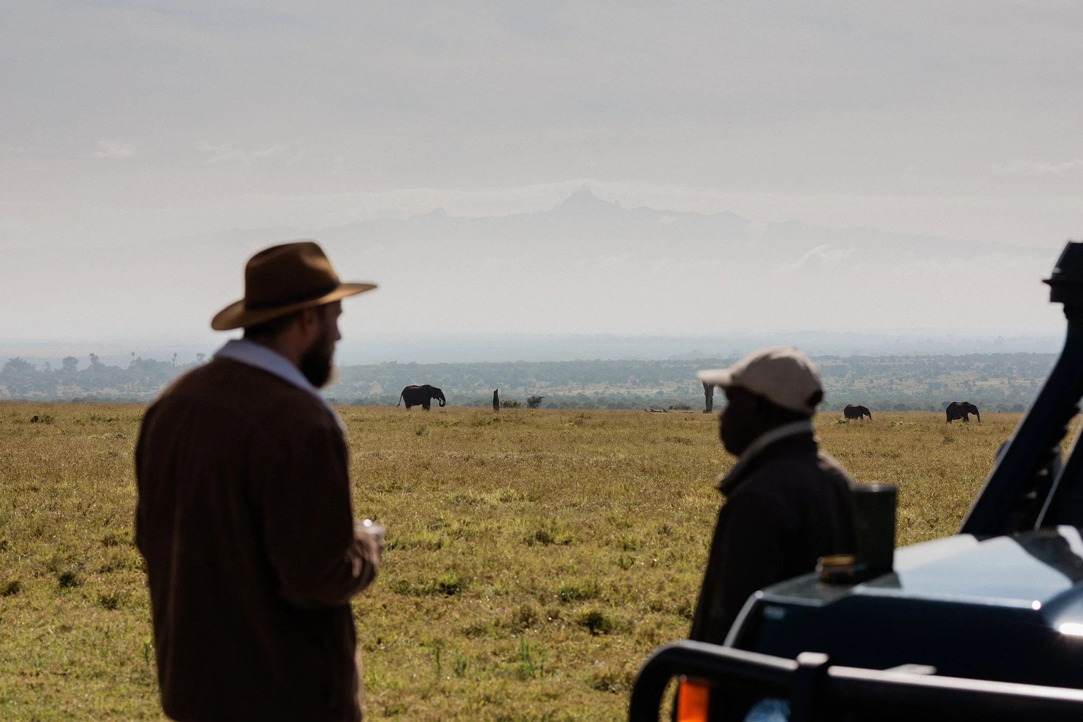 handzaround_ol-pejeta-safari-cottages_family-safari-kenya_elephants.jpg