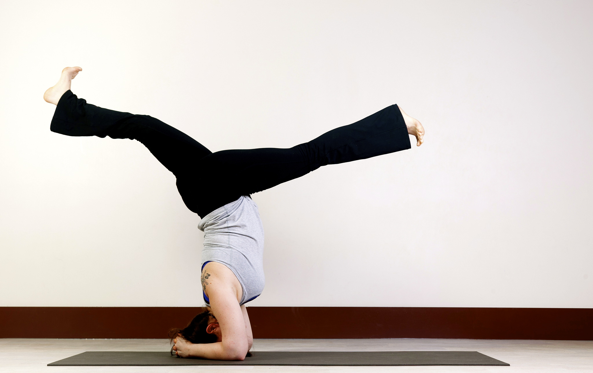 10 Reasons To Do A Headstand Every Day! - An Excerpt From Lisa