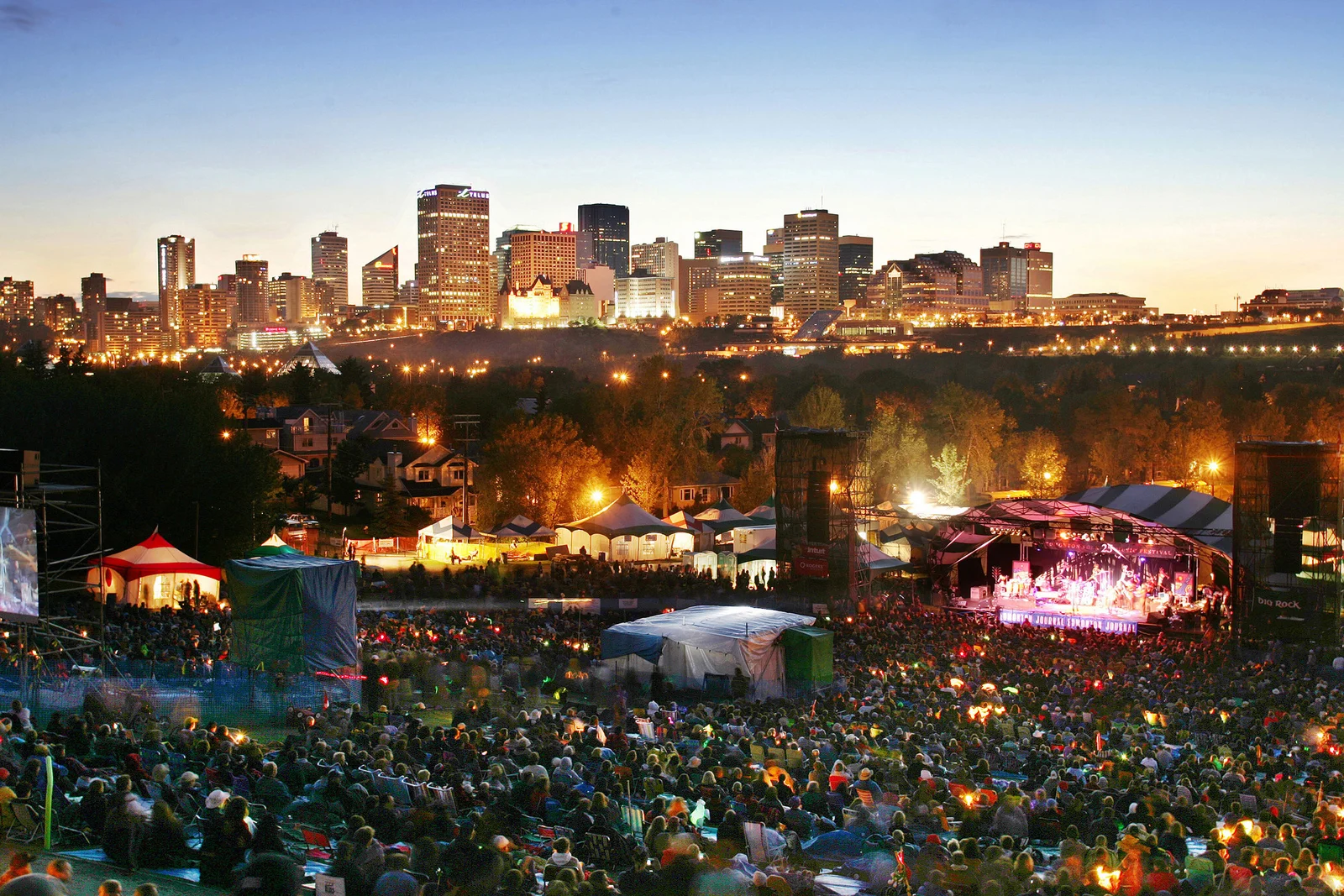 All images featured are from the festival websites and/or blogs.