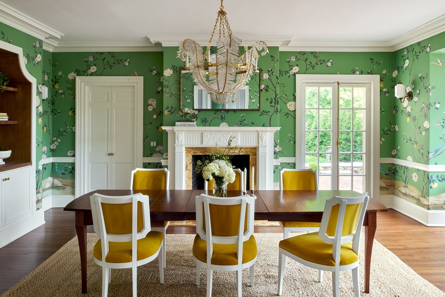 ✨ Before &amp; After: Historic Hampton Road Renovation ✨
When my clients first bought this charming old home, they knew it had something special &mdash; but the interior just wasn&rsquo;t doing it justice. That&rsquo;s where we came in. 

With their 