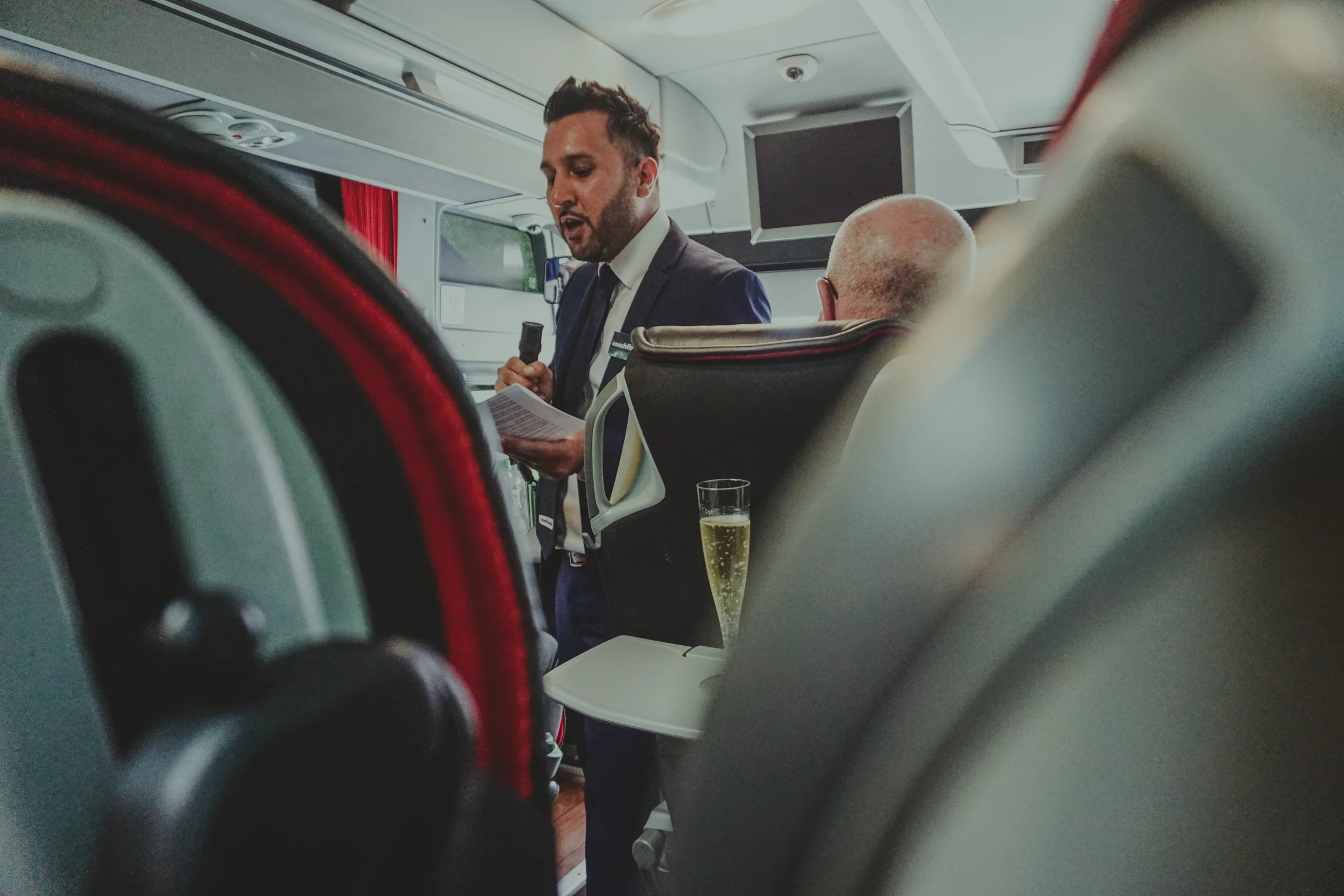 book-a-coach-coachfinder-group-travel-london-uk5.jpg