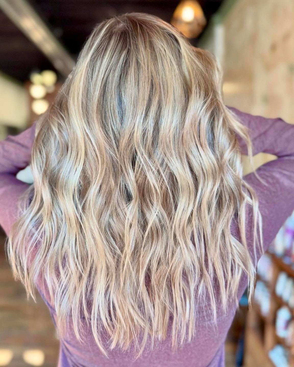Happy #throwbackthursday to this silky, soft blonde by Lexie 🍦☁️🤩 Soooooo dreamy! 

#colgahairstylists #uptowncolumbusga #blonde #colgahairsalon #colga #colgahaircommunity #brightblonde #olaplex #purpleshampoo #lanzablonde #colgahairstylist #colgah