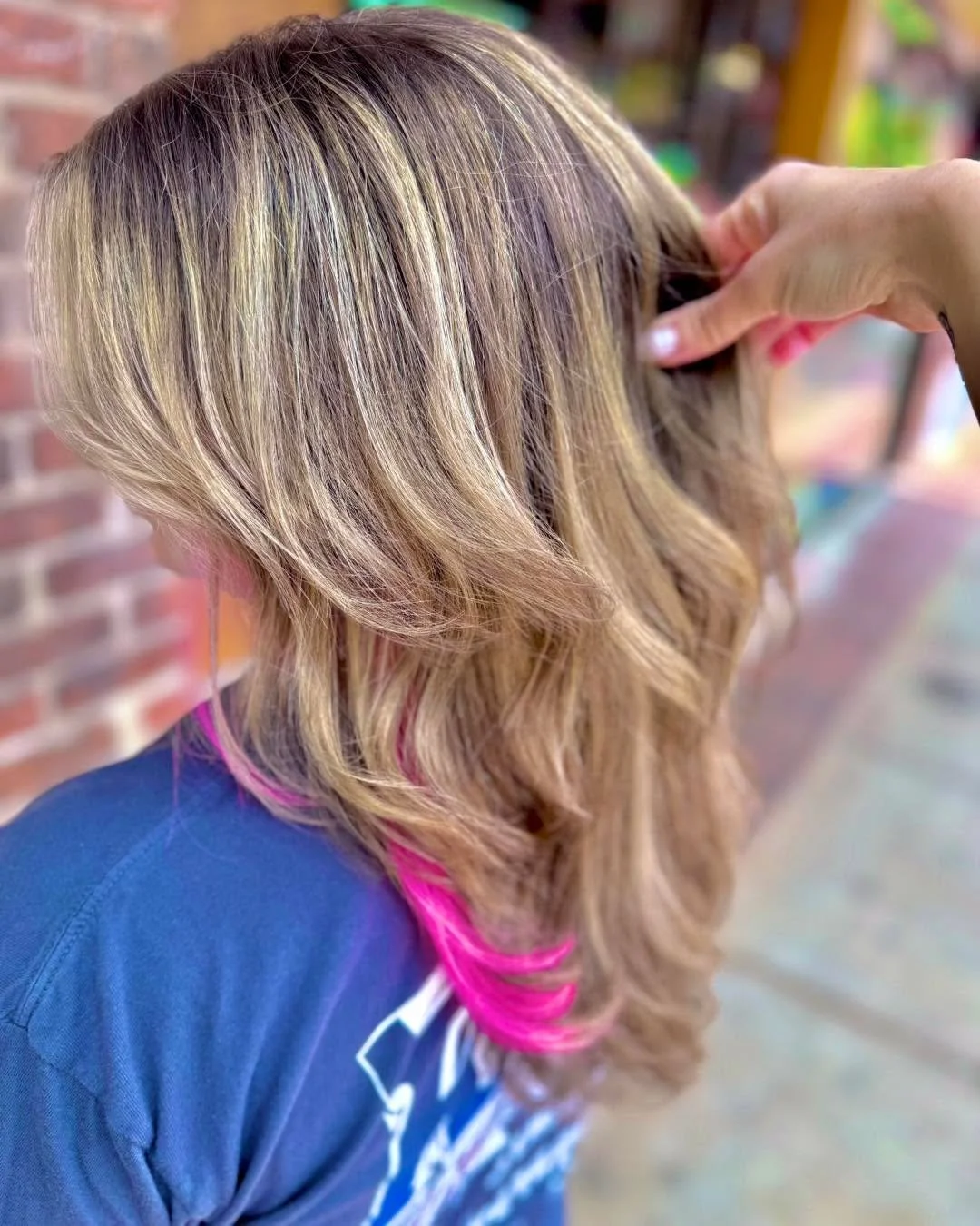 A little 💖pop of pink💖 makes the world go round! 

#lanzahealinghaircare #atlhair #lanzasalon #colgahairsalon #colga #olaplex #randco #colgahair #uptowncolga #alwaysuptown #randcohair #ftbenninghair #everythinguptown #uptown #501salonexperience #pi