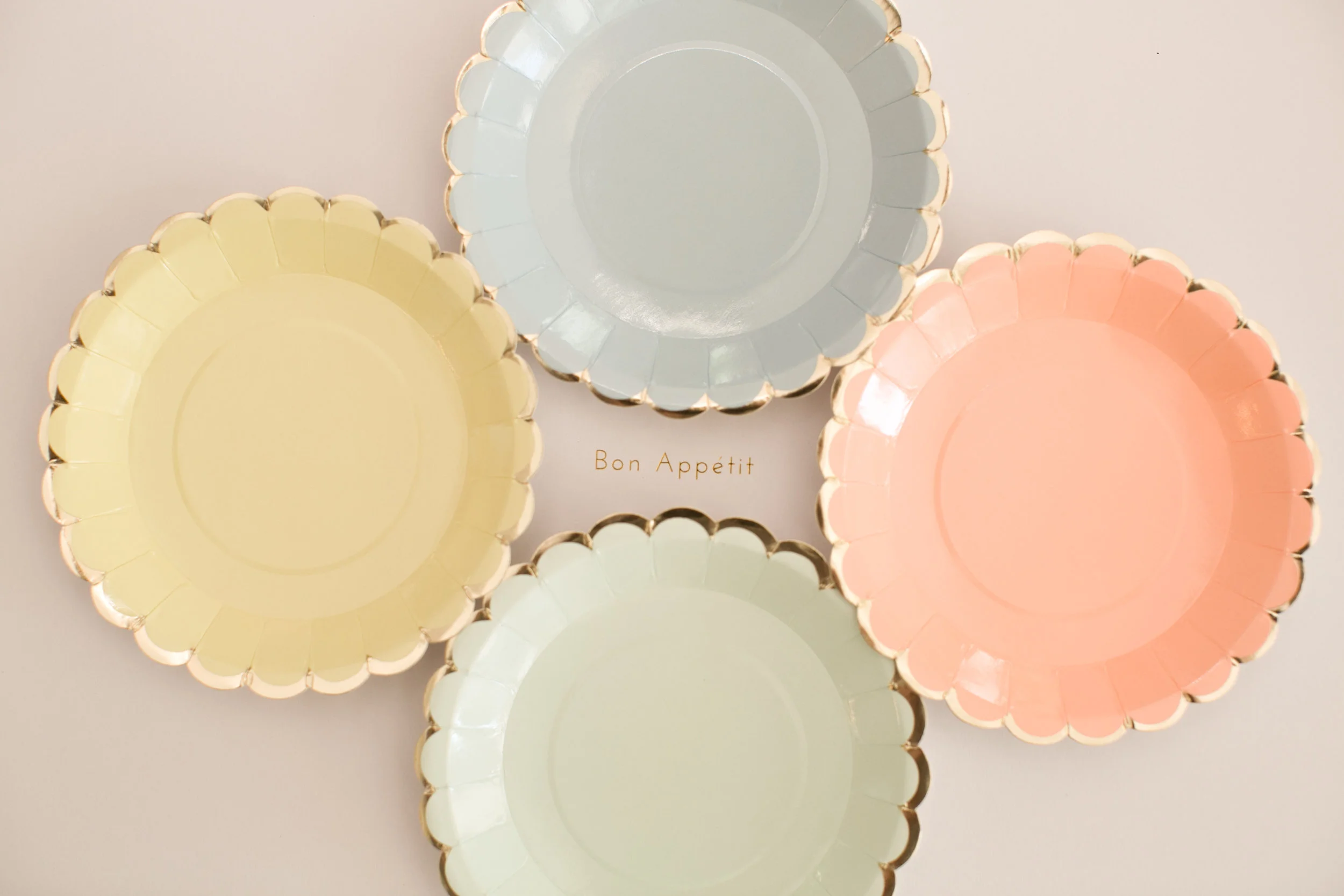 plates-4_ruffled_round.jpg
