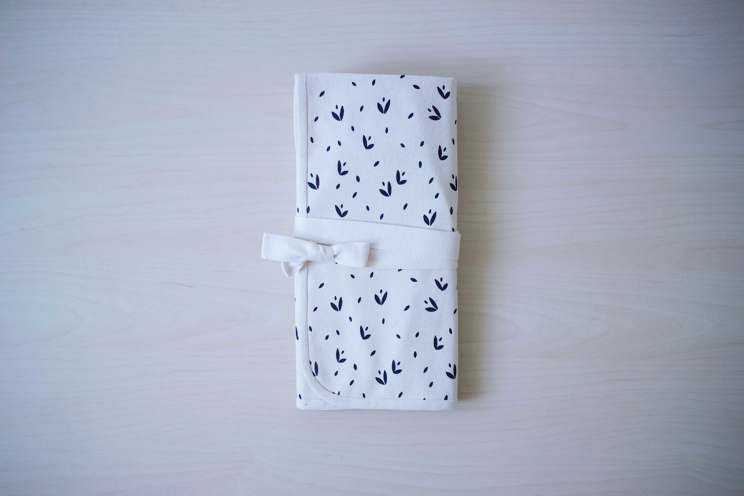 alex-collins-knitting-needle-case-low-res7.jpg