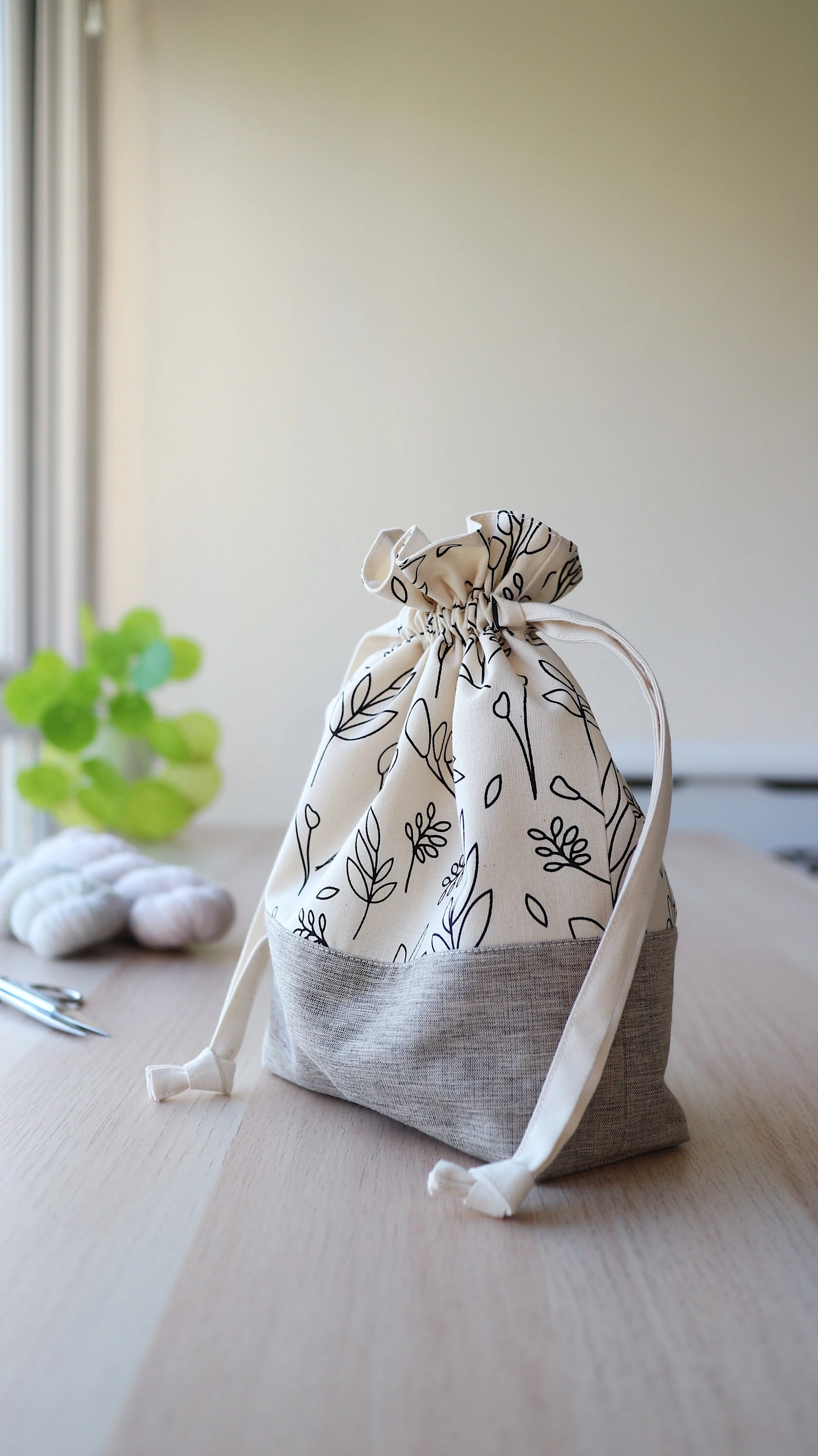Alex Collins | Drawstring Knitting Project Bag Querter Grey.JPG