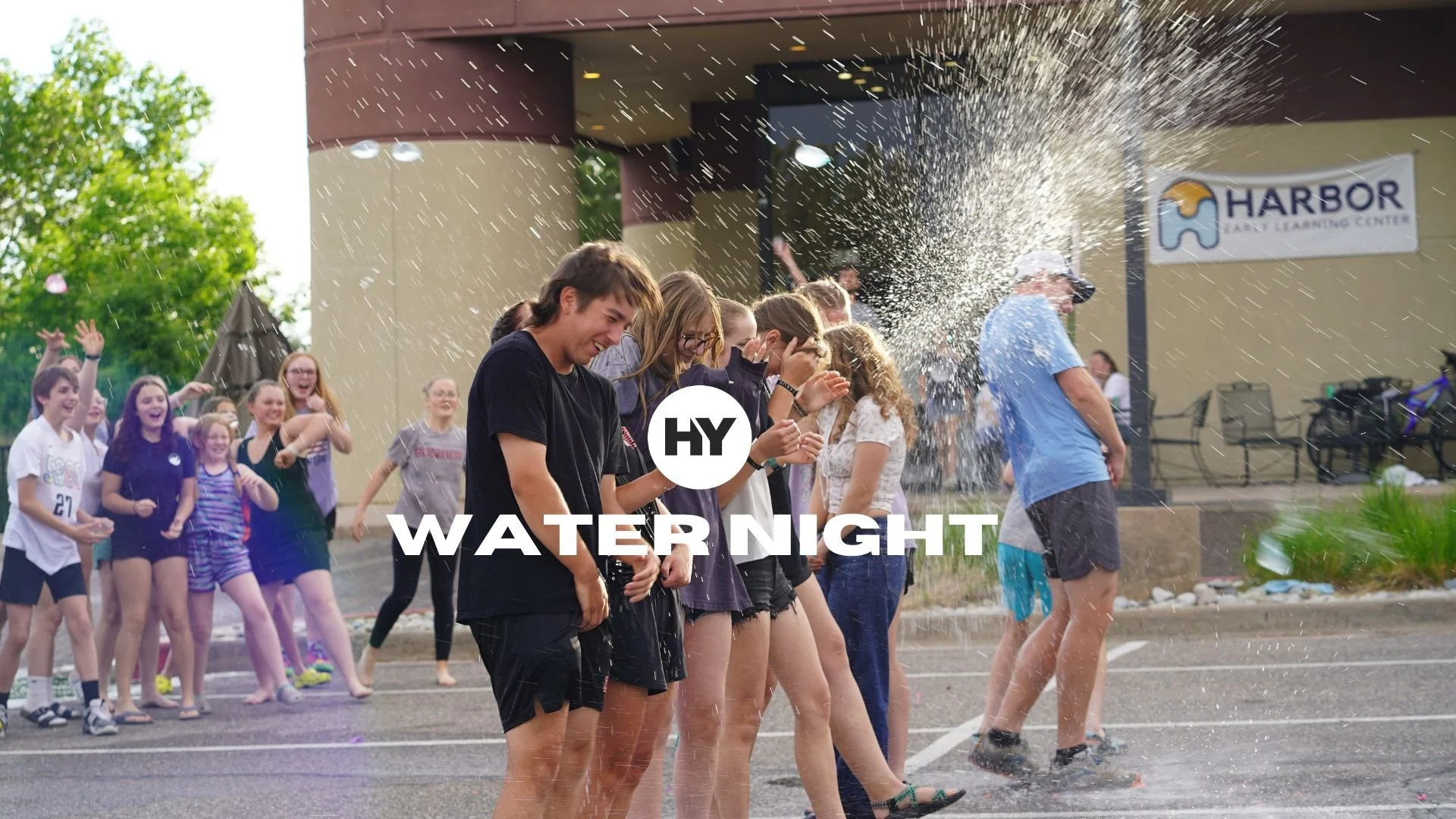 HY Summer Sunday | Water Night