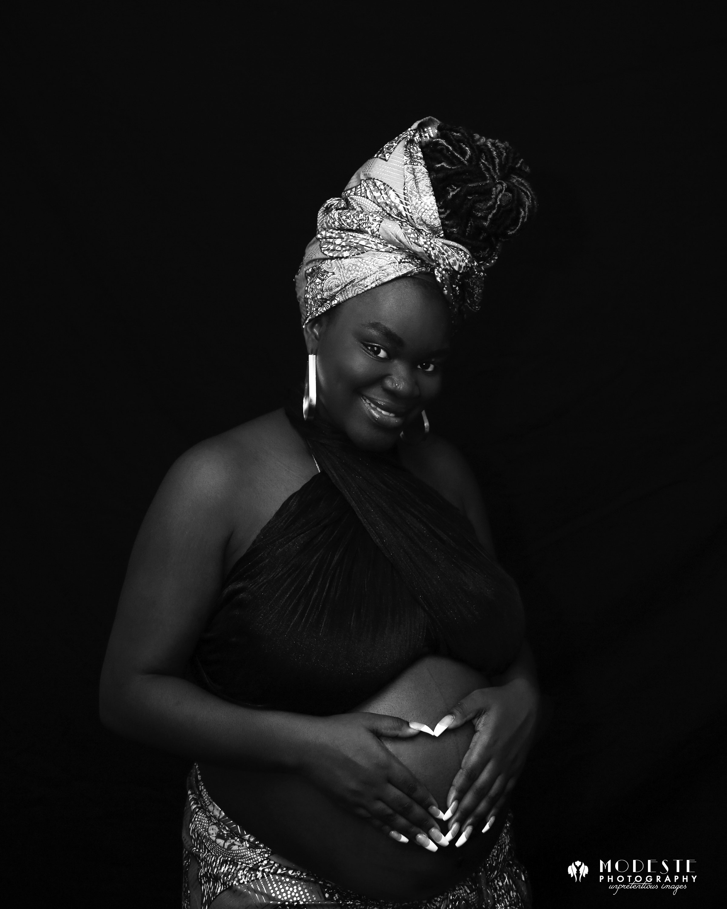 ModestePhotography_KylahRoney_Maternity-9264_BW.jpg