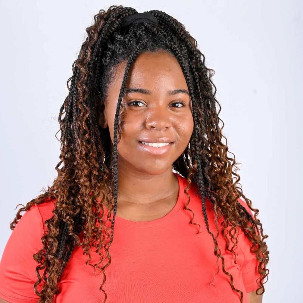 3427 - ALANA P.