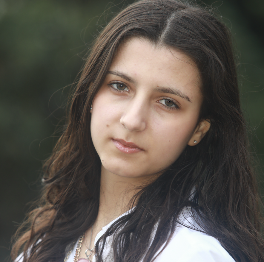 3329 - LAYLA E.