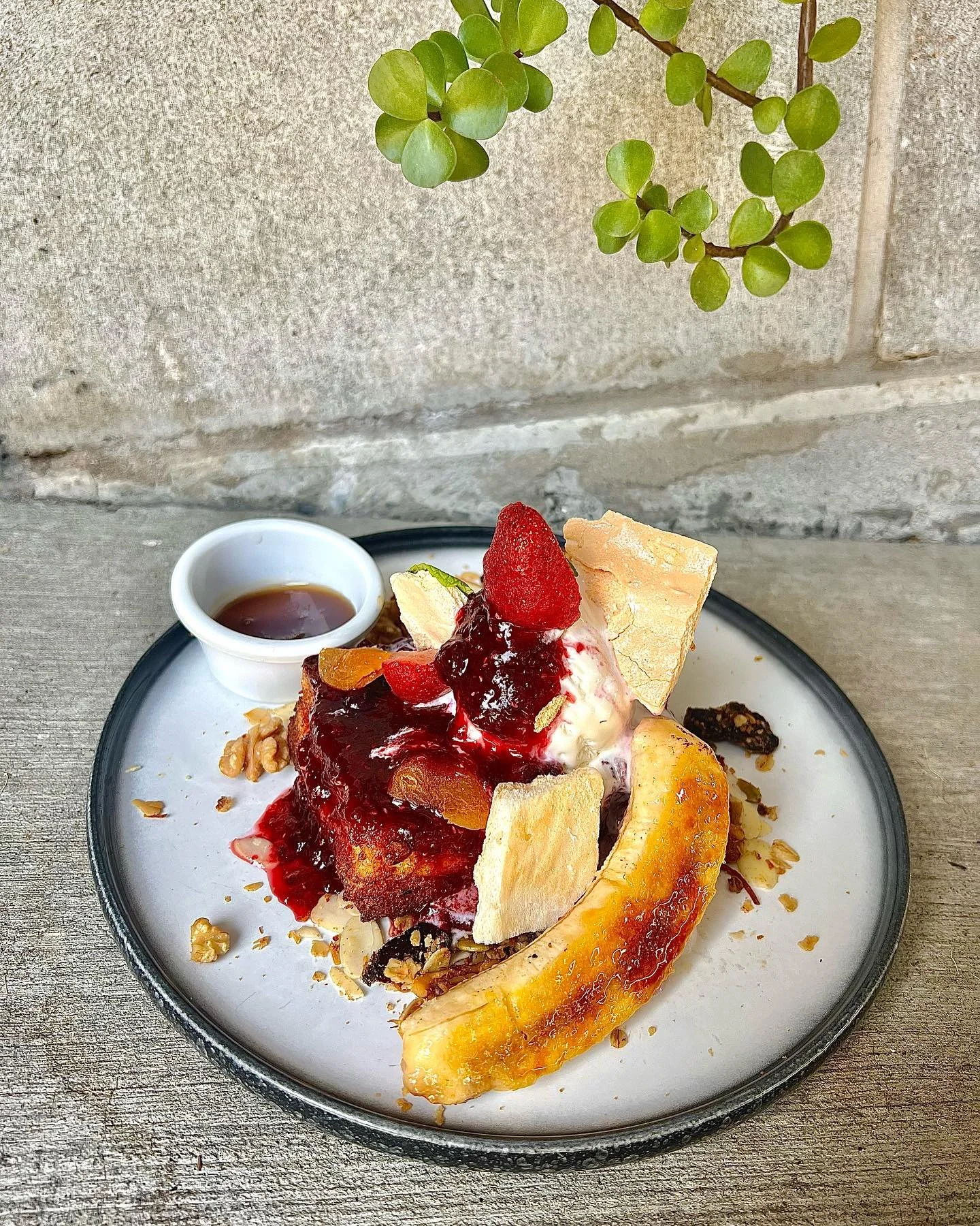 🥜New Weekend Special 🥜 
Peanut Butter Stuffed French Toast 
lightly battered milky toast with stuffed peanut butter, house-made mint &amp; berry jam, caramelised banana, strawberry, roasted house-made granola, ice cream, maple
.
.
.
#thejampantry #